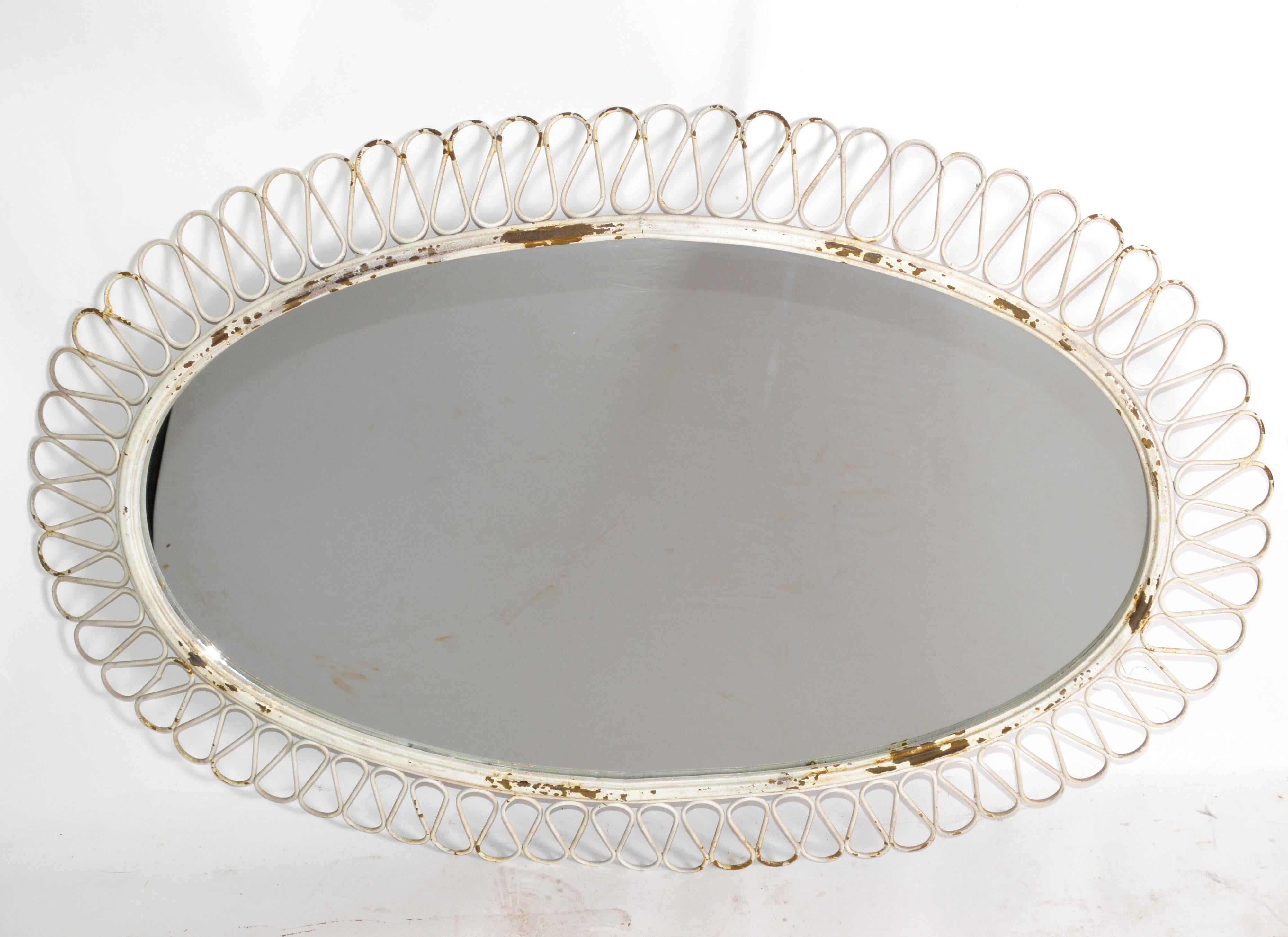 Pair of French Oval Wrought Iron Wall Mirror Antique White distressed Look, 1950 In Good Condition In Miami, FL