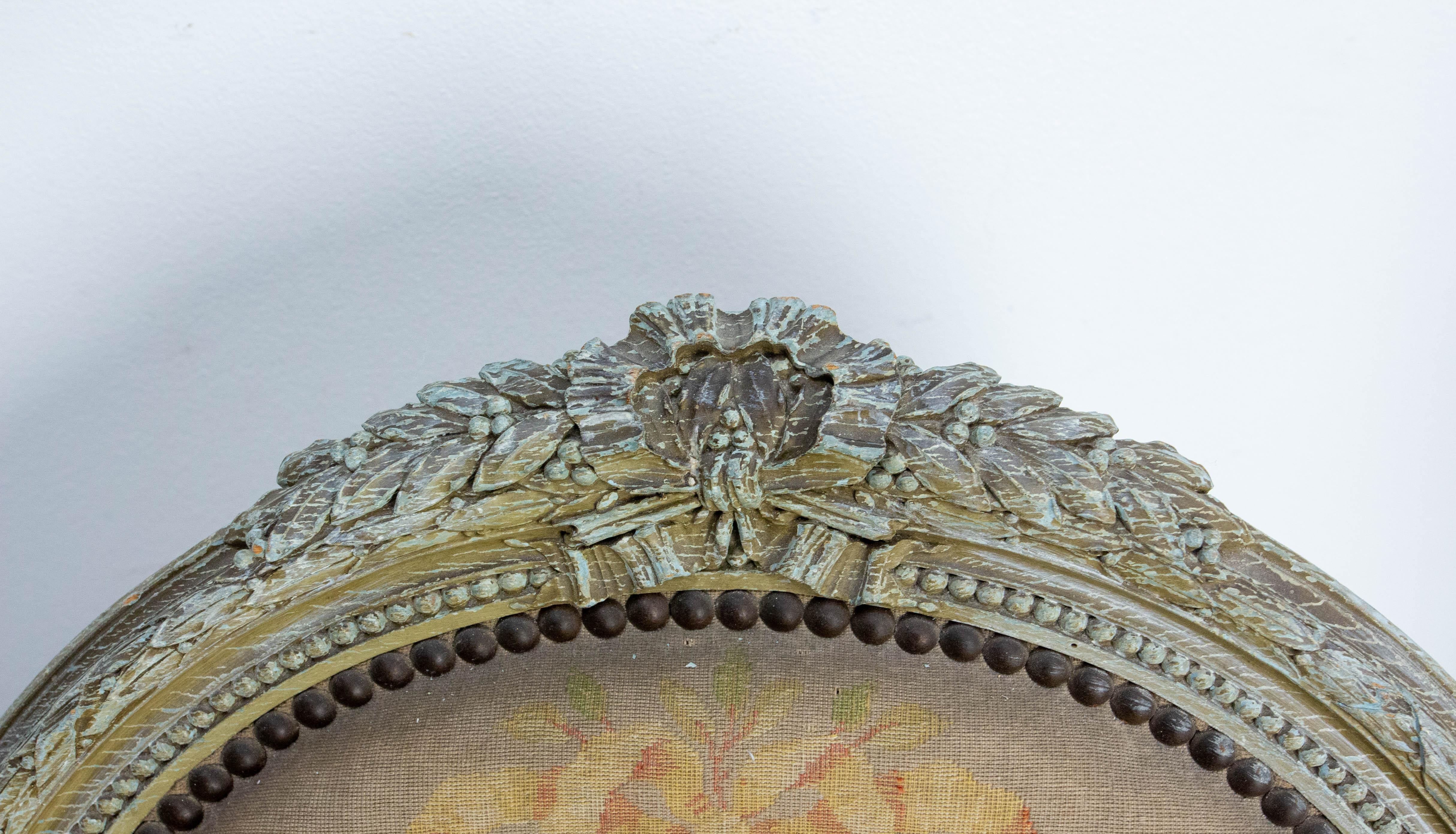 Coppia di poltrone aperte francesi patinate Luigi XVI Medaglione Fauteuils circa 1900 in vendita 3