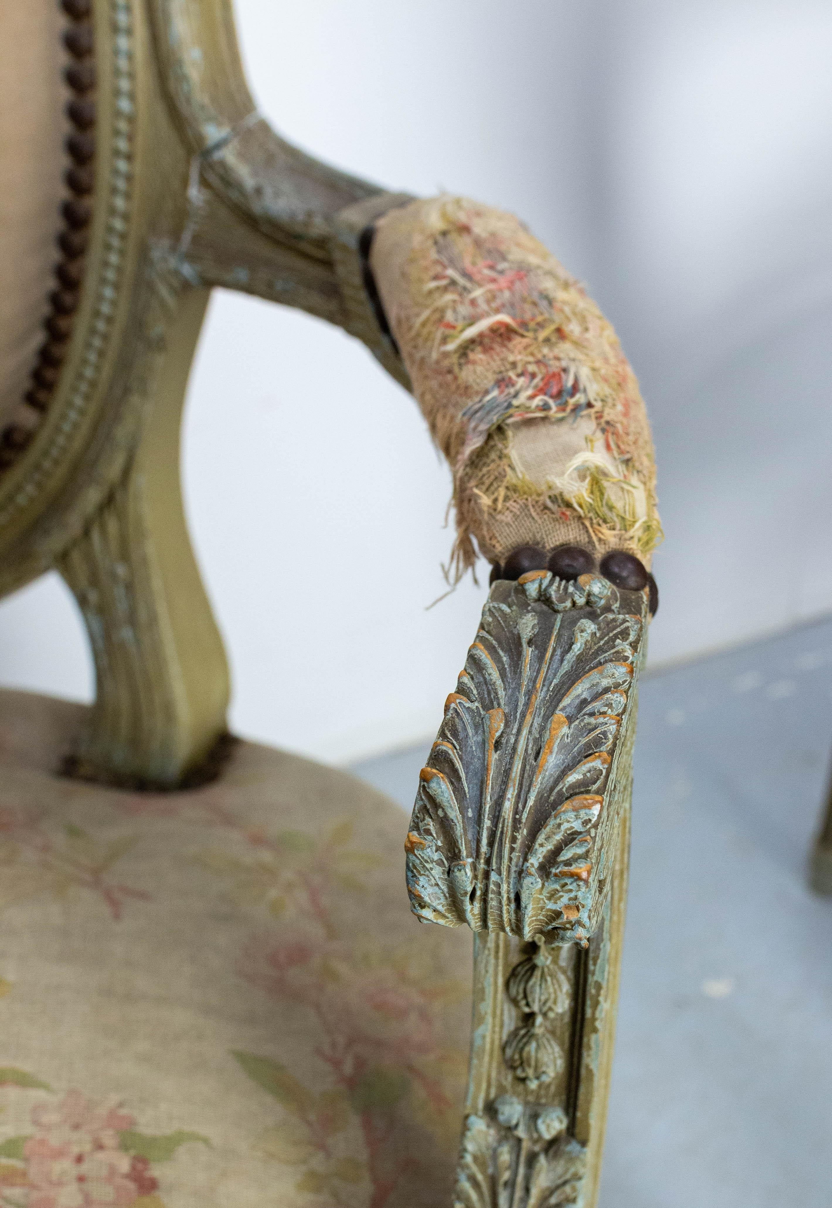 Coppia di poltrone aperte francesi patinate Luigi XVI Medaglione Fauteuils circa 1900 in vendita 4