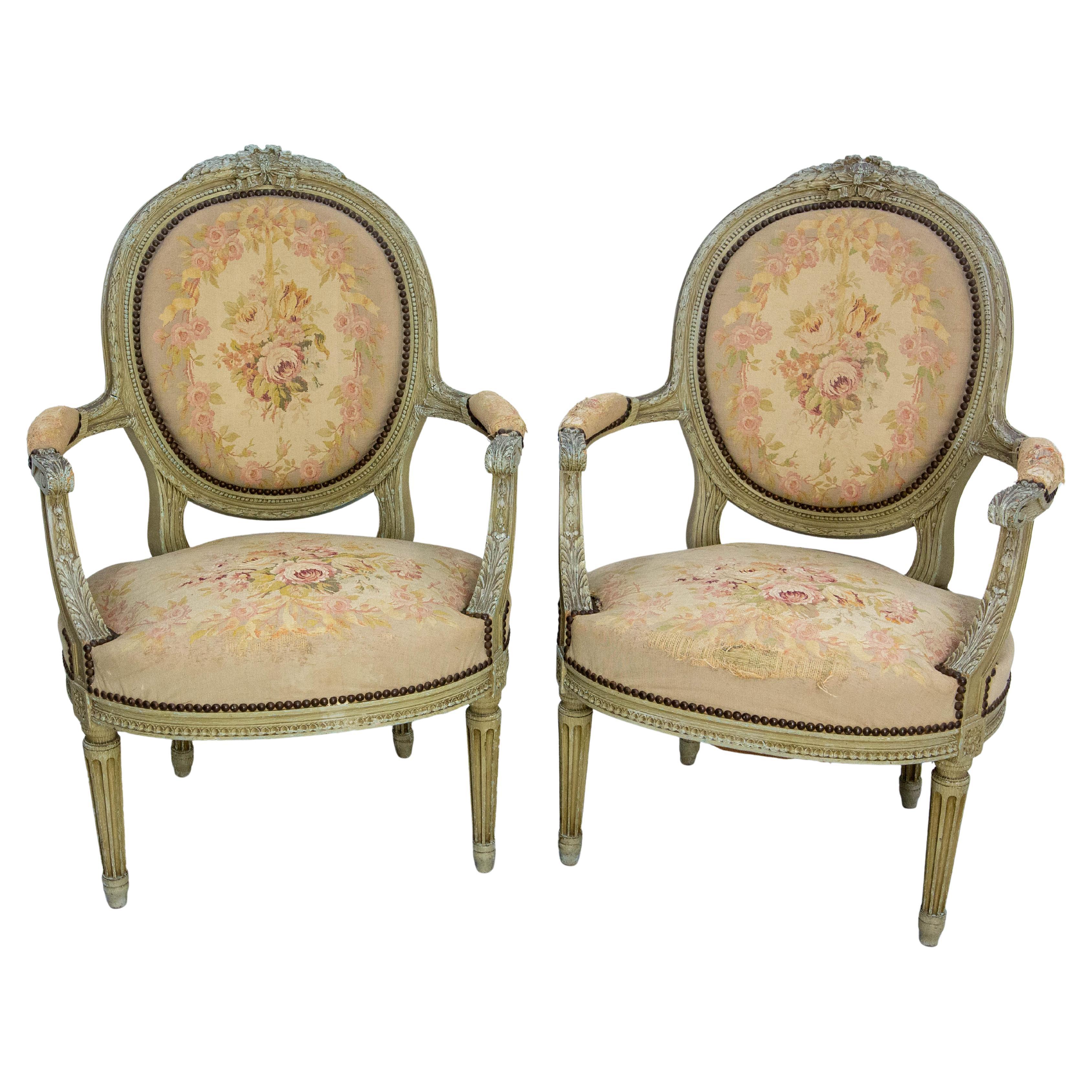 Coppia di poltrone aperte francesi patinate Luigi XVI Medaglione Fauteuils circa 1900