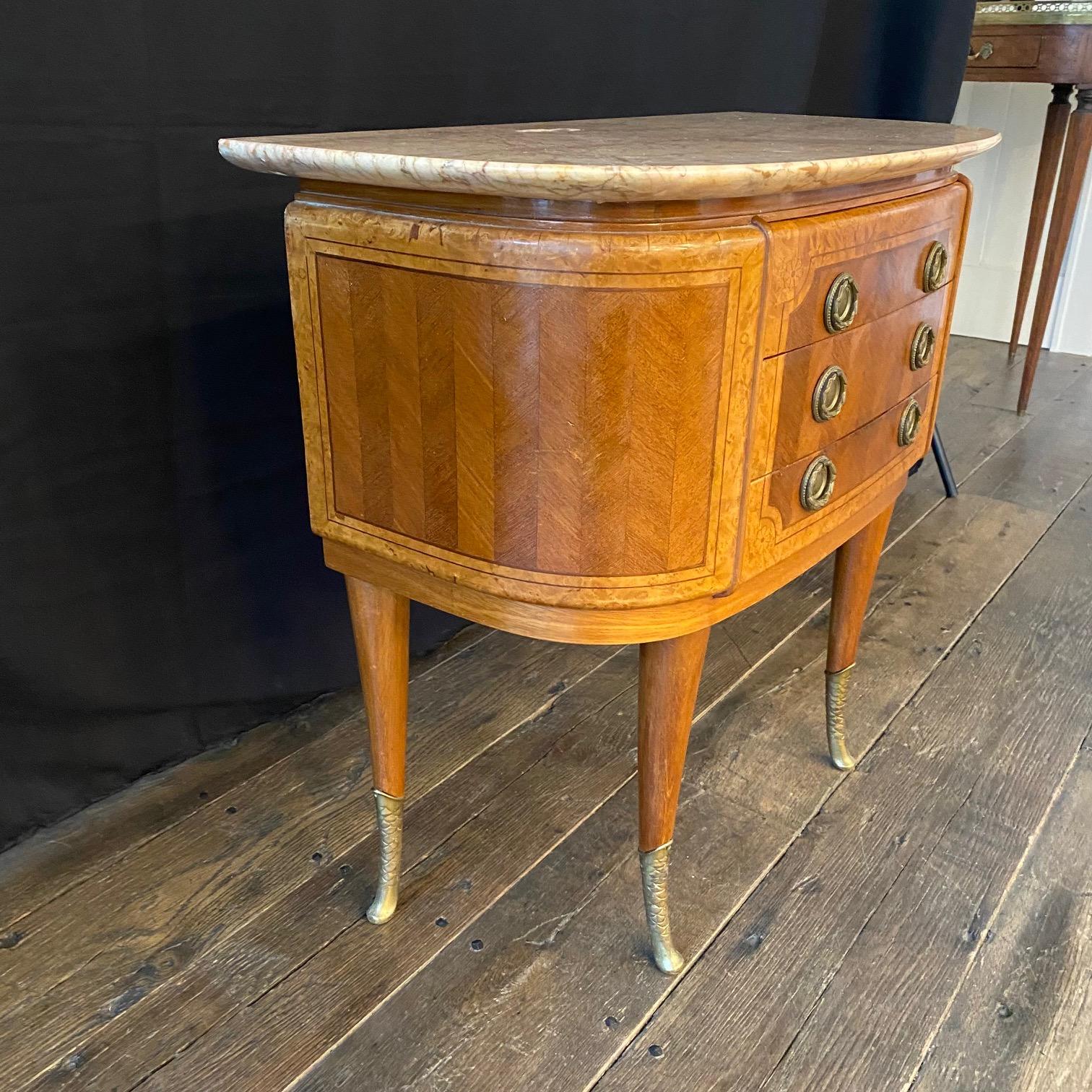 Pair of French Petite Inlaid Neoclassical Walnut Demilune Commodes Night Stands In Good Condition For Sale In Hopewell, NJ