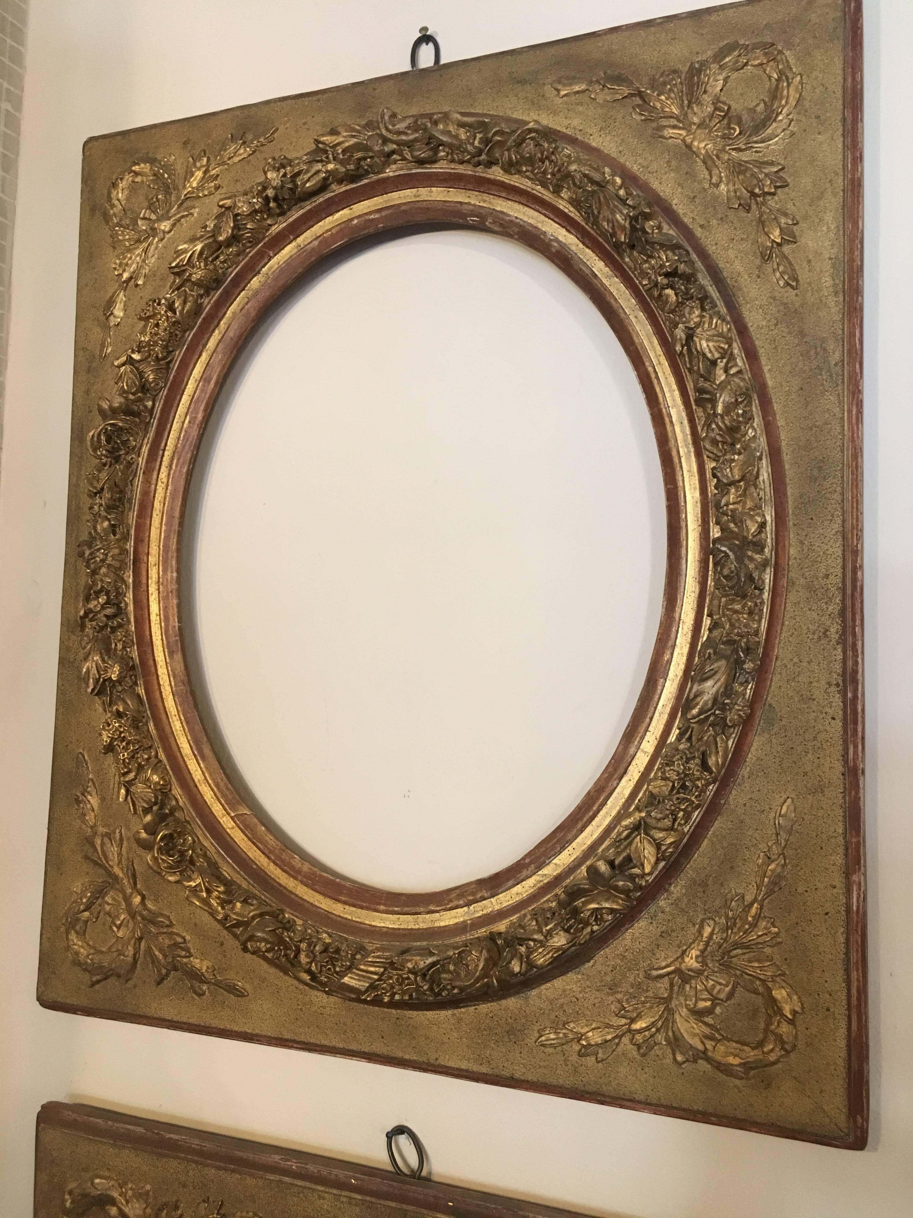 19th Century Pair of French Picture Frames in Giltwood from 1880s Decorated with Flowers