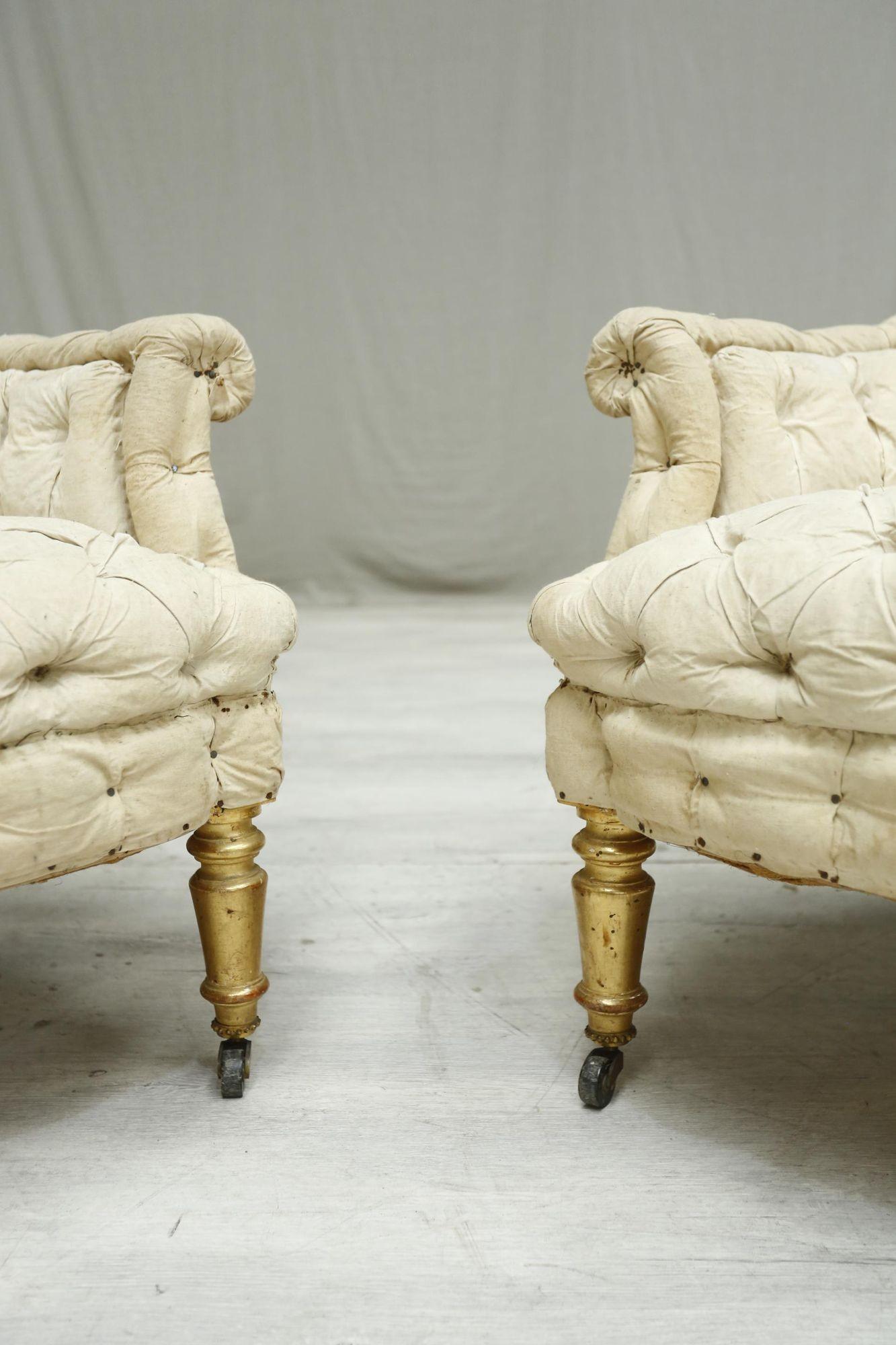Pair of French Piecrust Armchairs, Deep Buttons In Excellent Condition In Malton, GB
