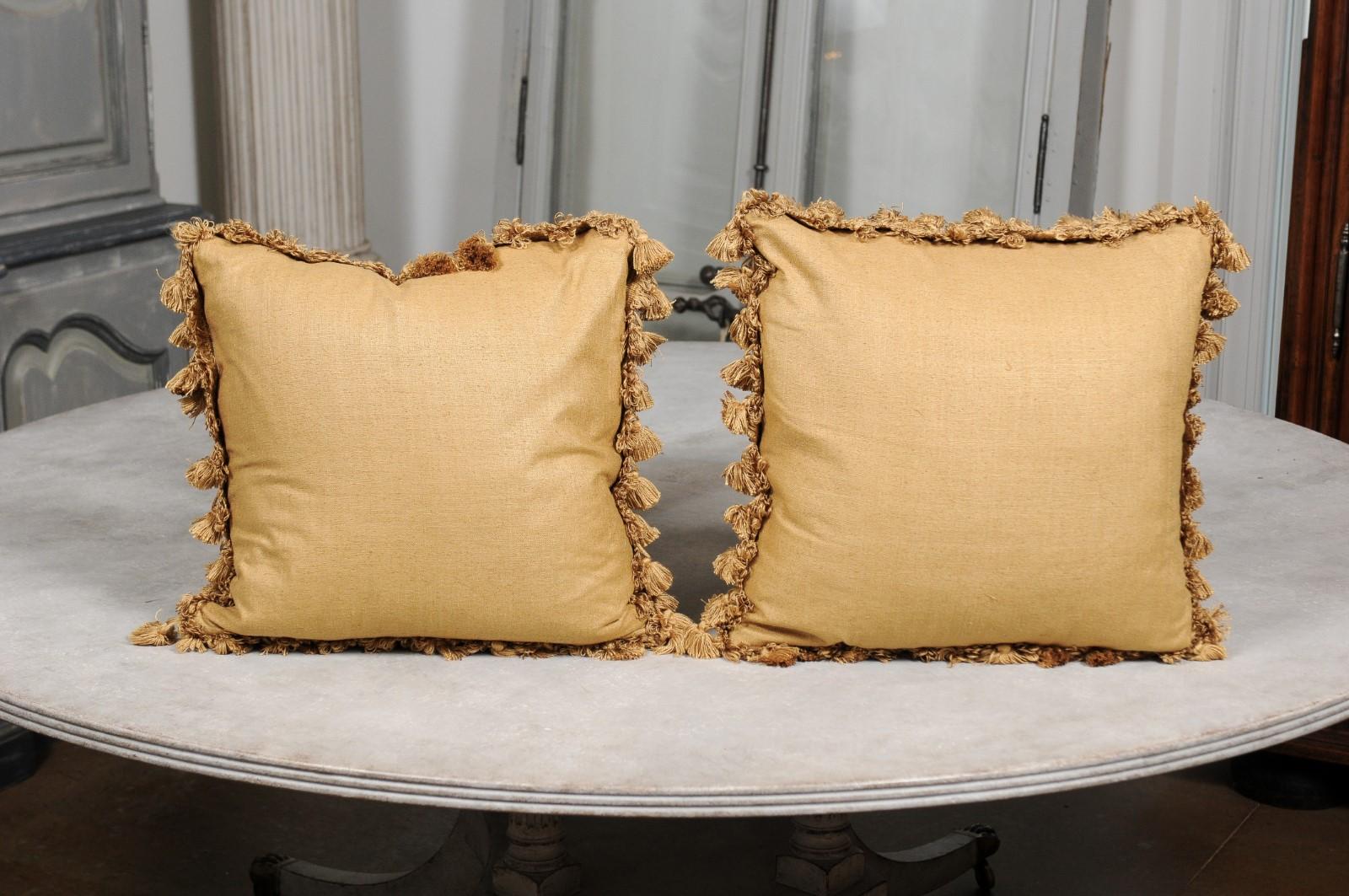 Pair of French Pillows Made of 19th Century Aubusson Tapestry with Floral Décor For Sale 3