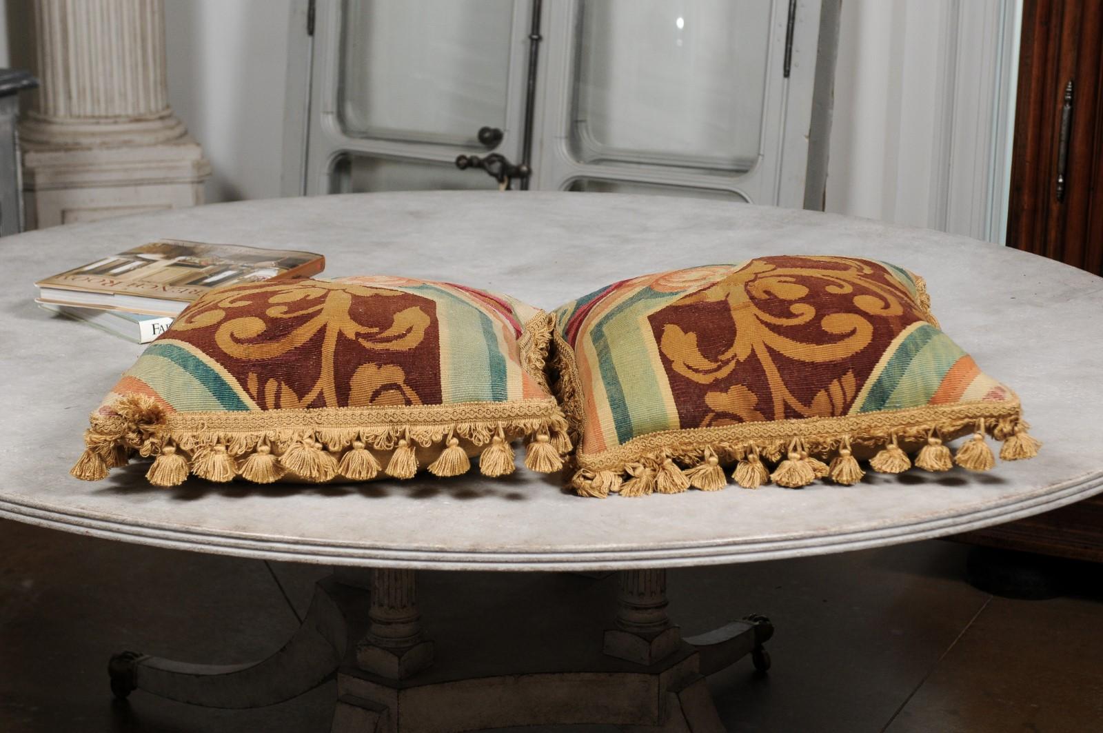 Pair of French Pillows Made of 19th Century Aubusson Tapestry with Floral Décor For Sale 4
