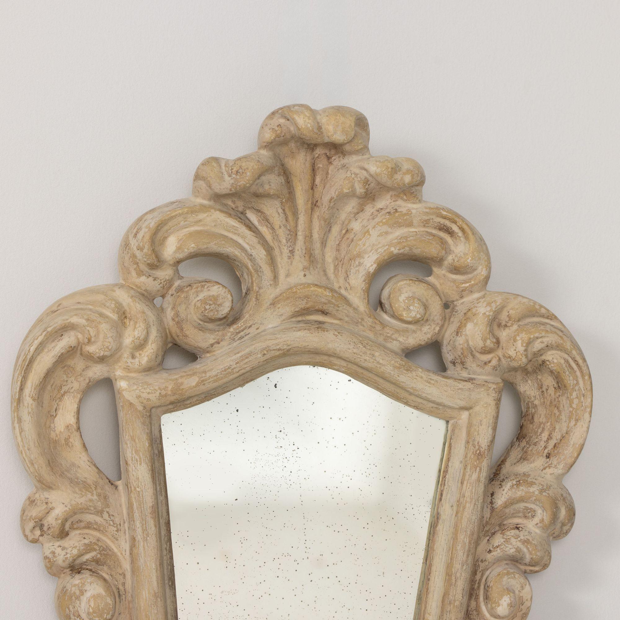 Français Paire de miroirs d'époque Hollywood Regency en plâtre et laqué en vente