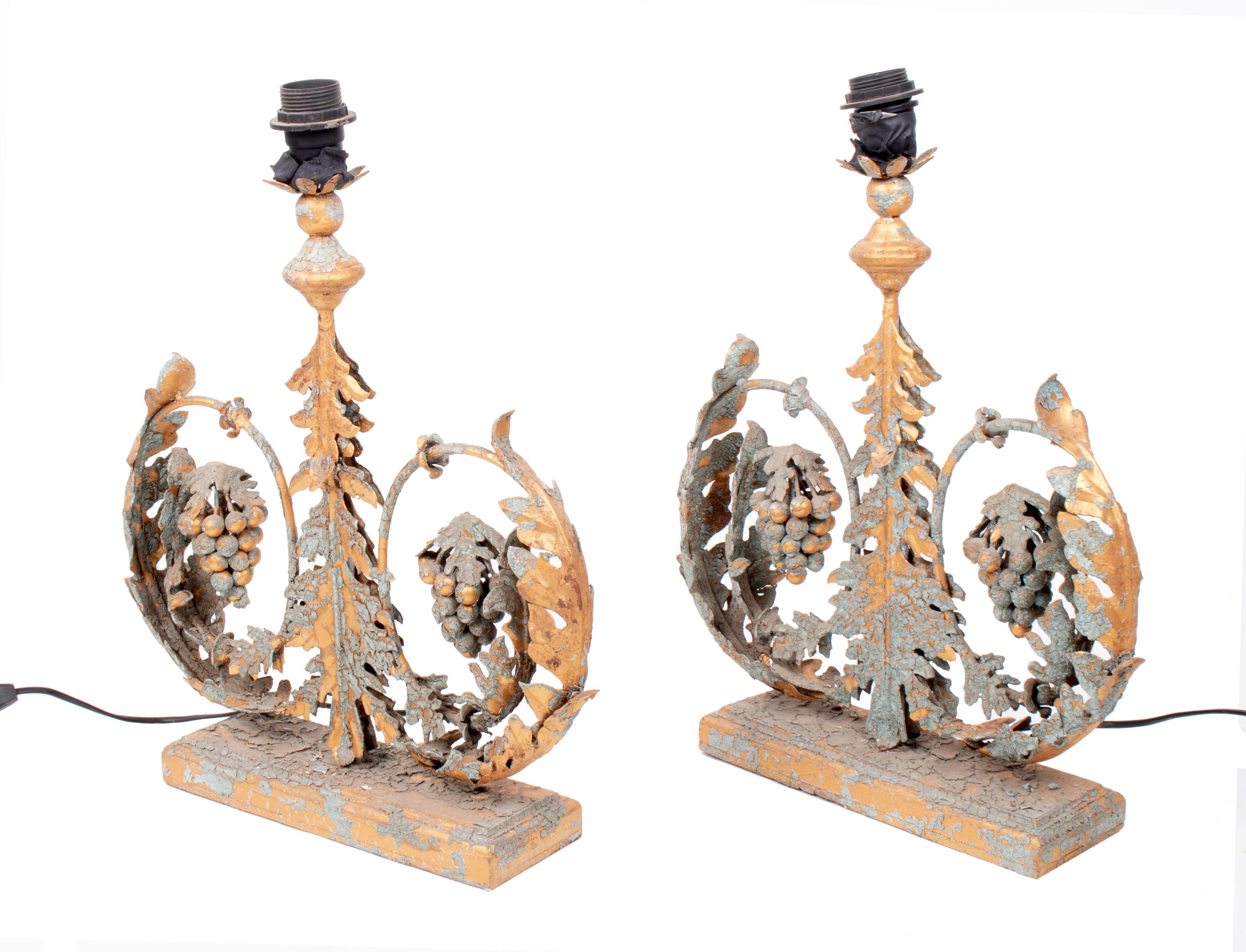 Pair of French Polychrome Iron Table Lamps with Crackling Antique Look In Good Condition For Sale In Marbella, ES
