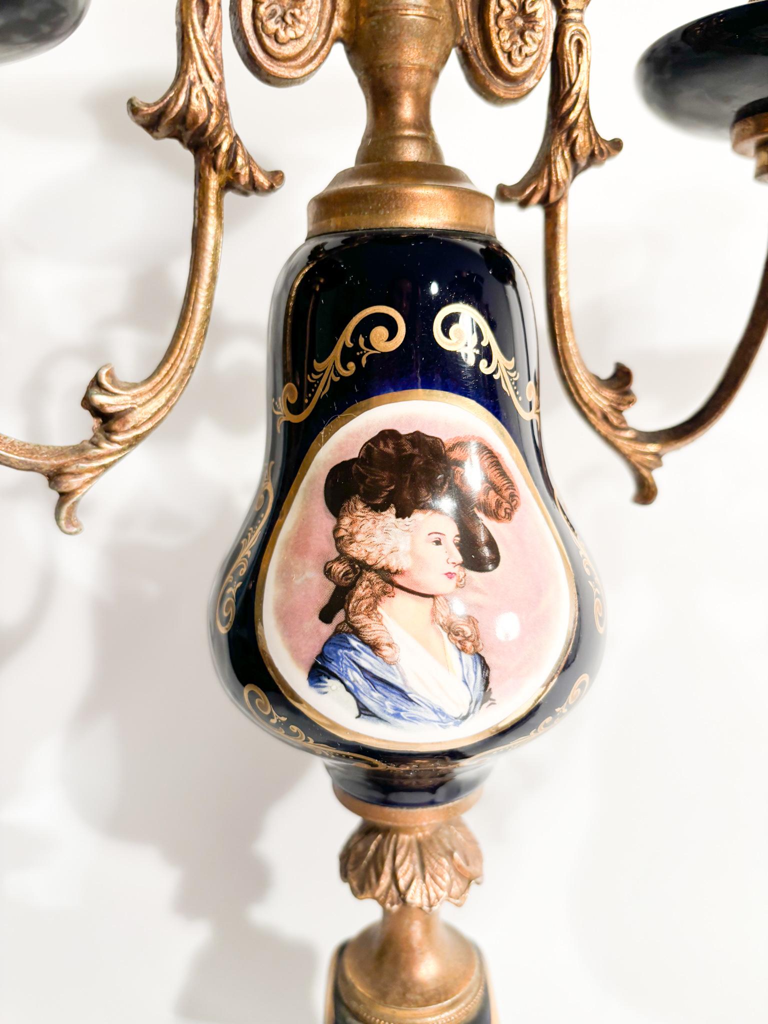 Paire de bougeoirs en porcelaine et bronze Napoléon III en vente 1