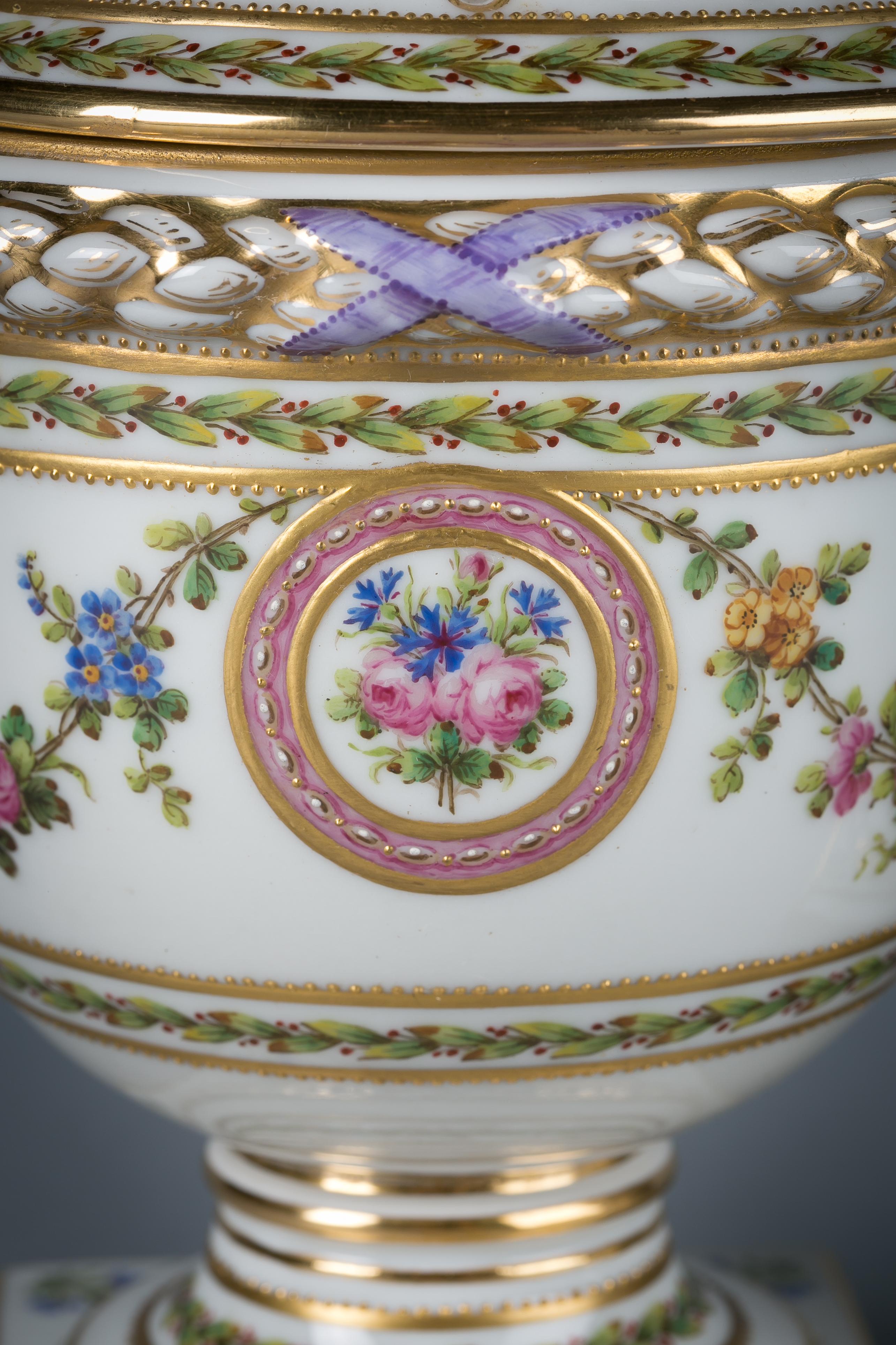 Late 19th Century Pair of French Porcelain Covered Potpourri Covered Jars, circa 1890 For Sale