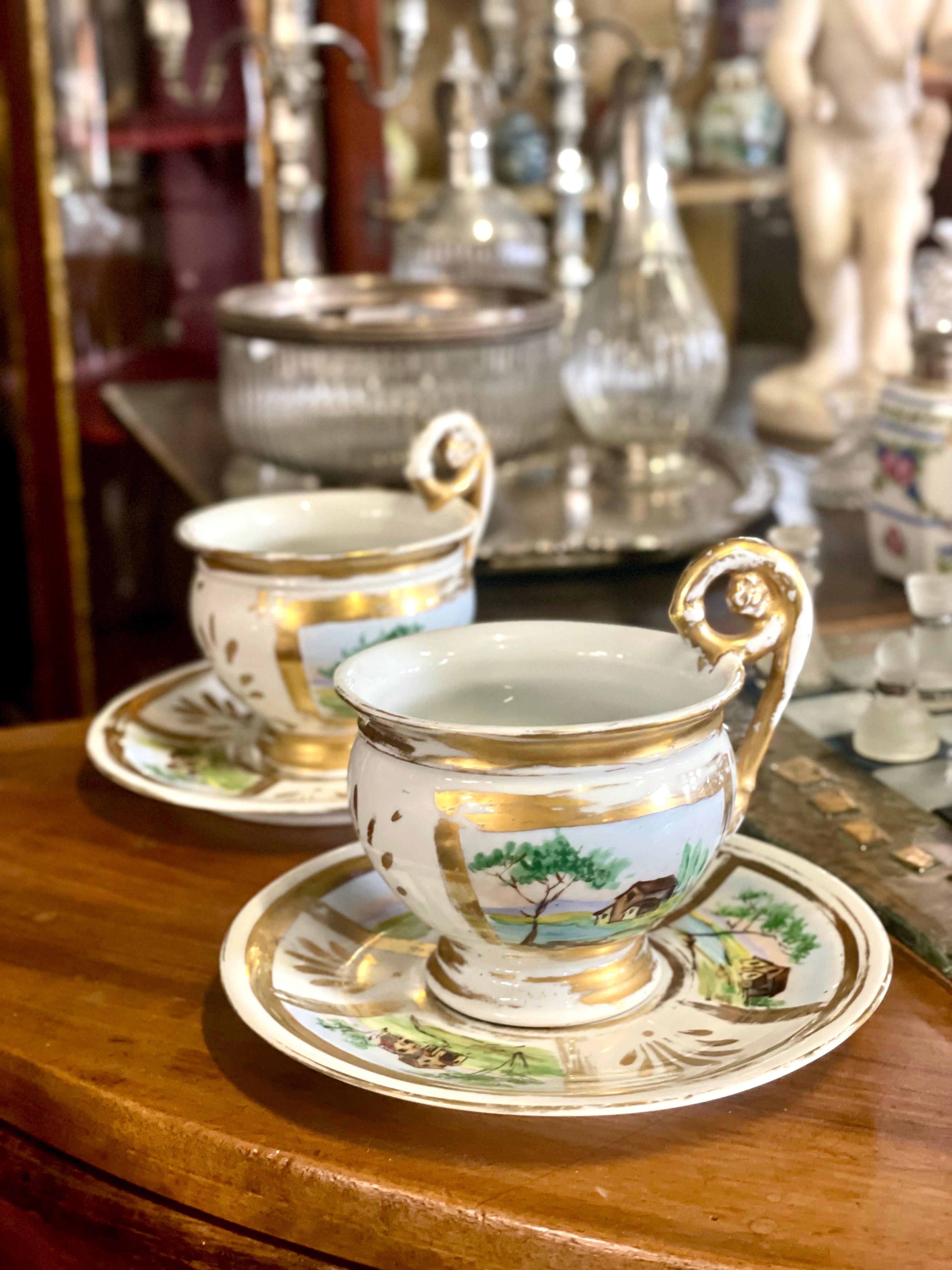 Pair of French Porcelain Cups and Saucers. Paris, 19th Century For Sale 3