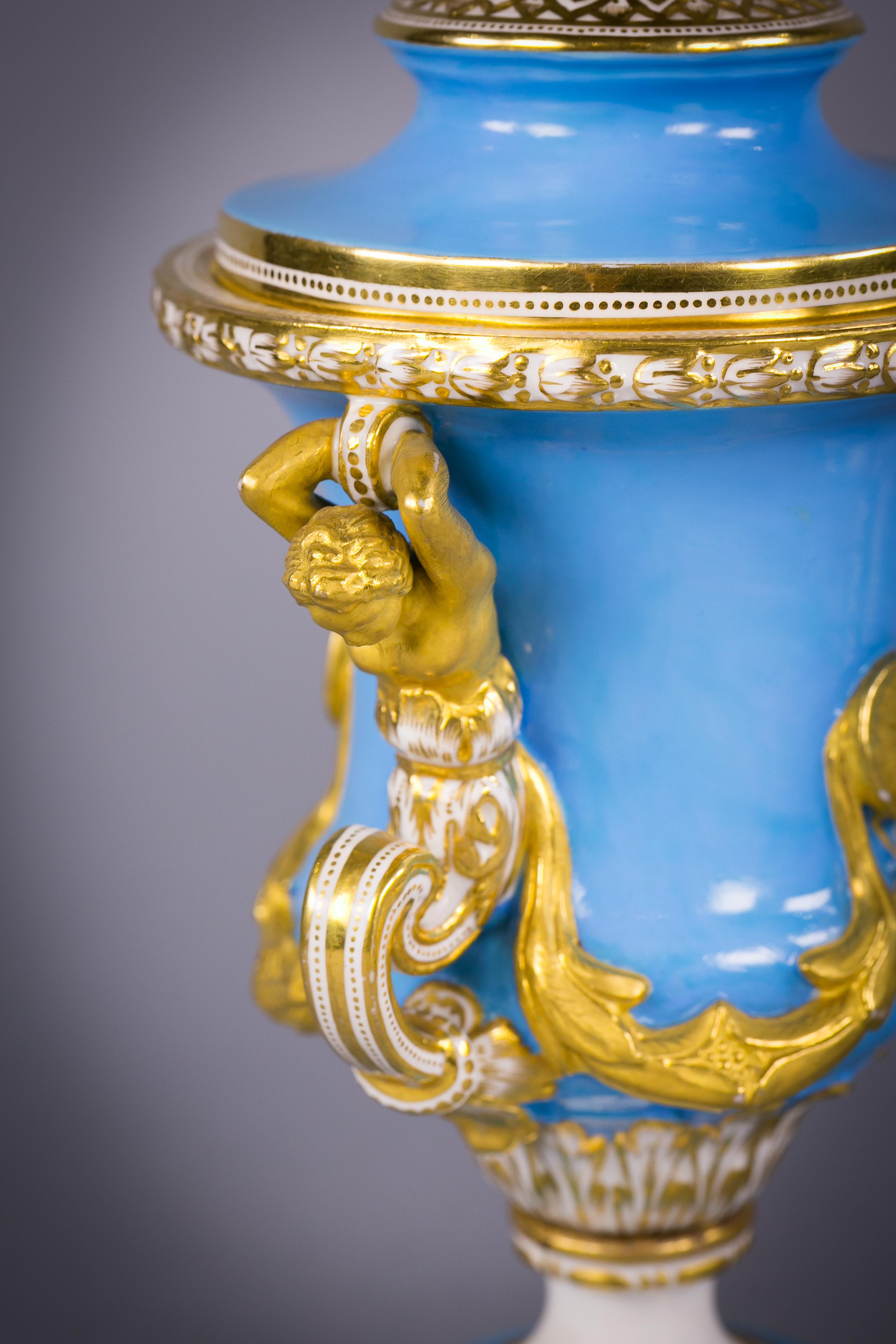 Pair of French Porcelain Gilt and Sky Blue Covered Urns, Sevres, circa 1860 For Sale 1