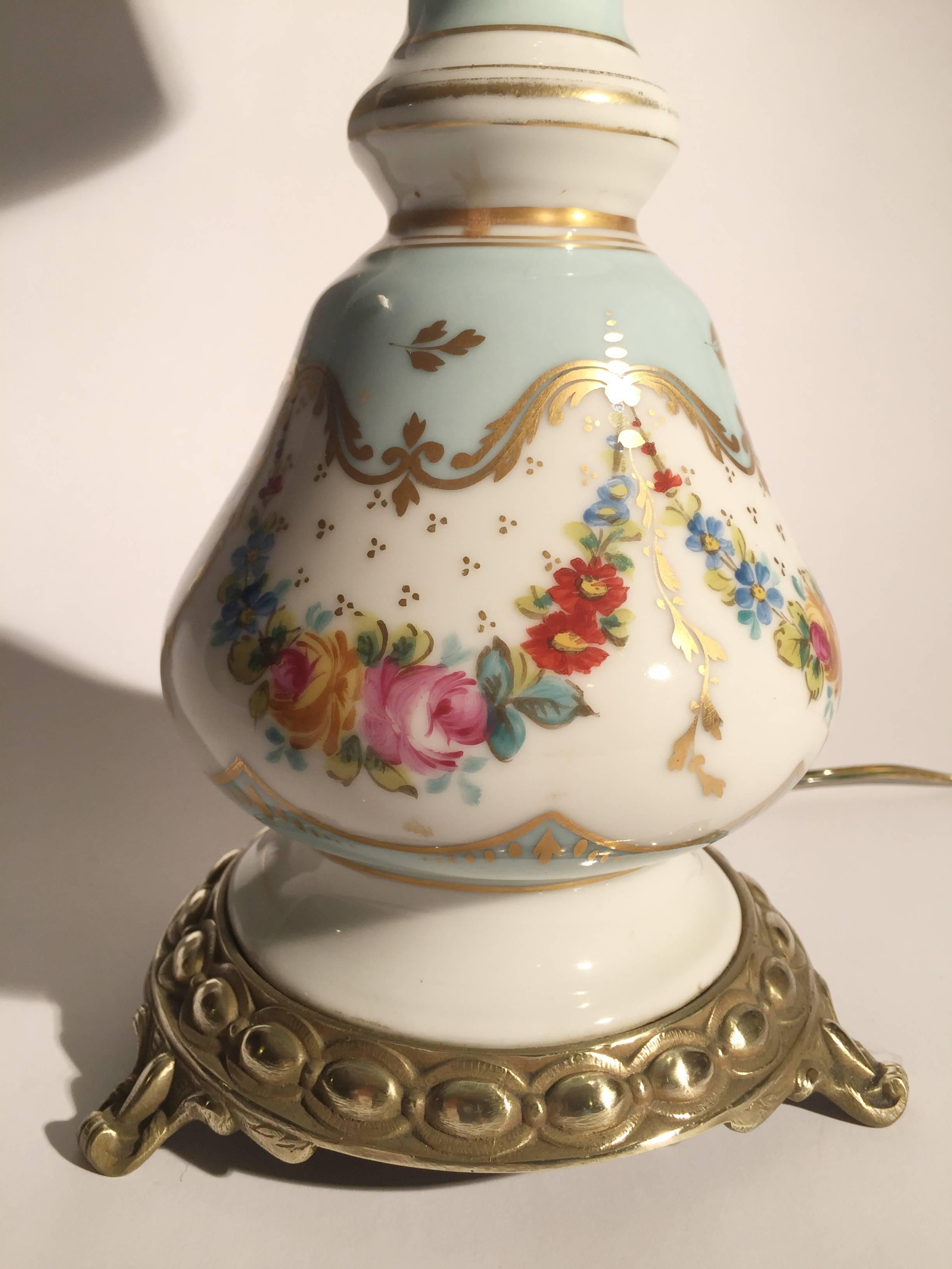 Belle Époque Pair of French Porcelain Hand-Painted Oil Lamps Now Electrified