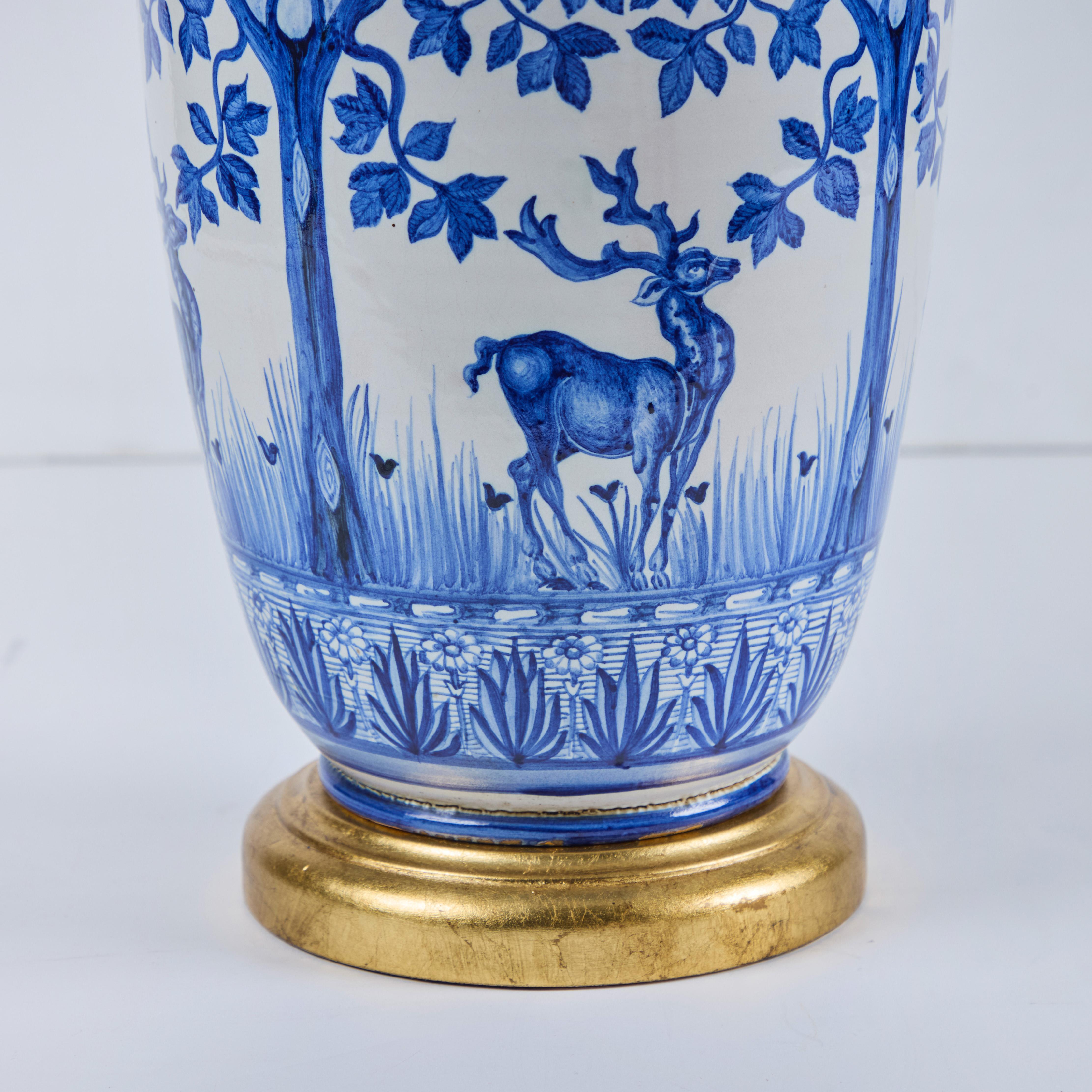 Coppia di lampade francesi in porcellana In condizioni ottime in vendita a Los Angeles, CA