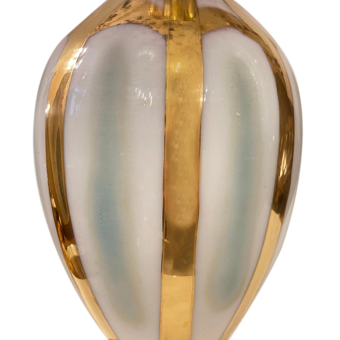 Français Paire de lampes de table en porcelaine française en vente