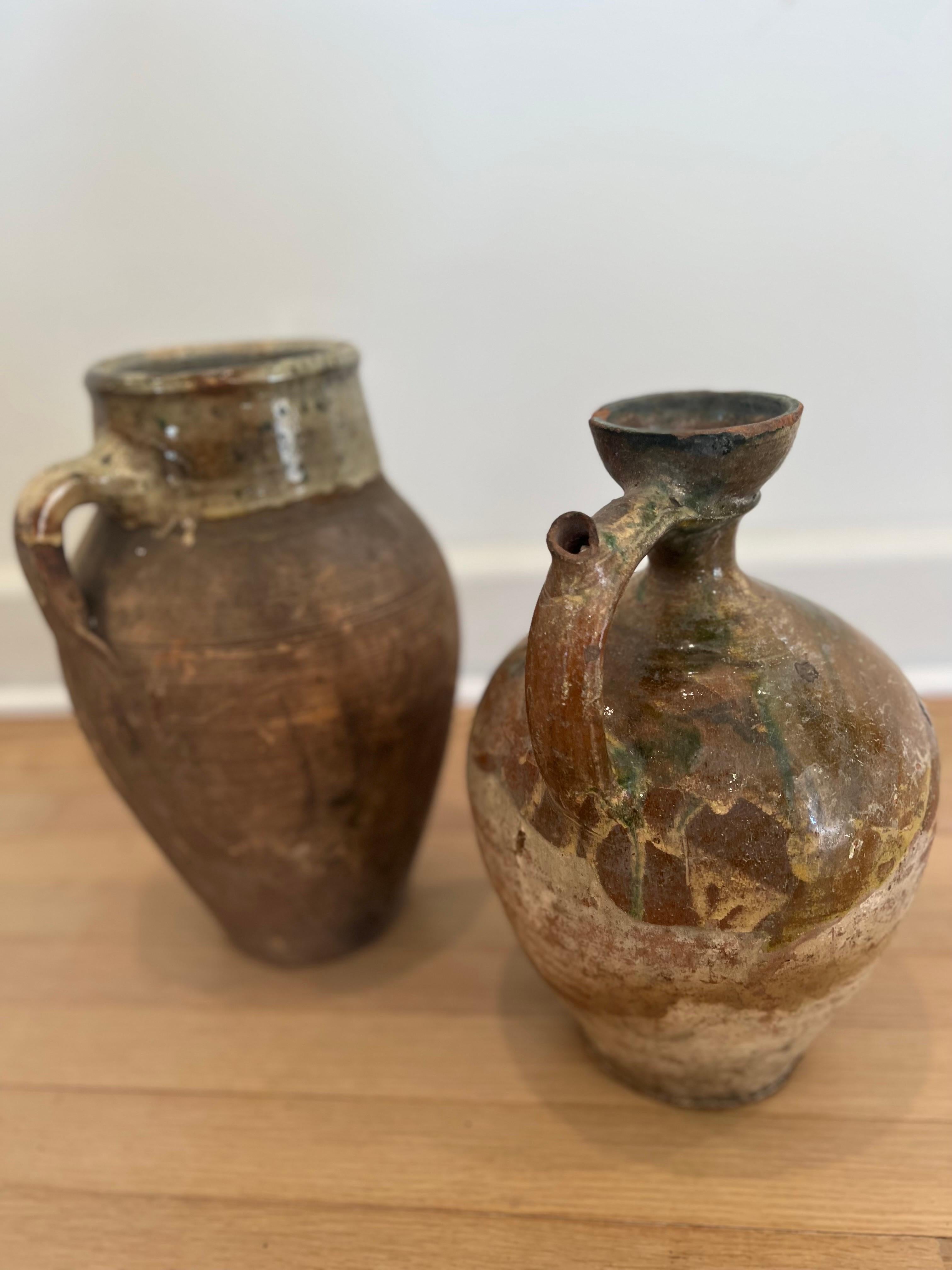 Paire de poteries/urnes provinciales françaises en argile à l'amphore en vente 1