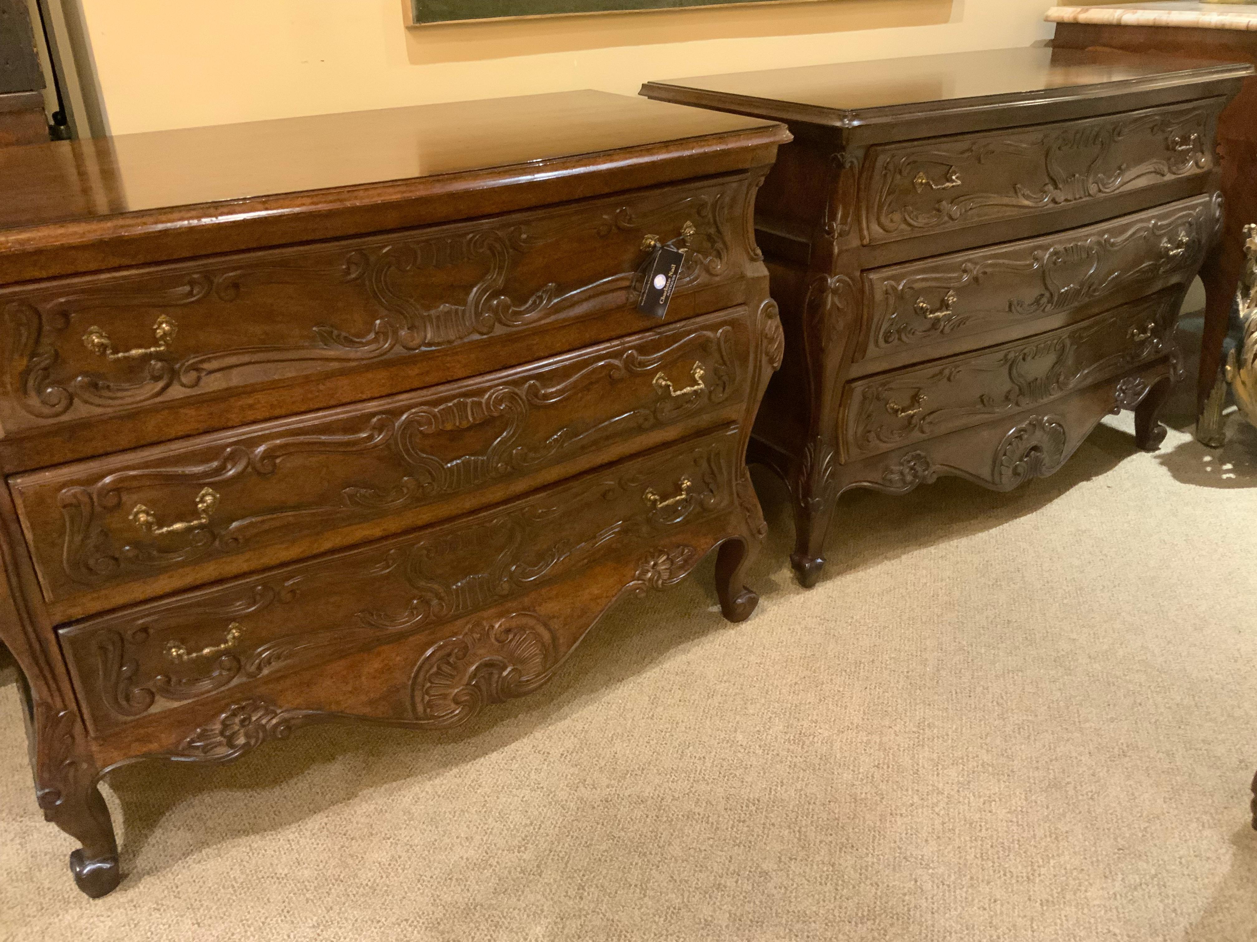 Paar französischer Provinzen im Louis XV-Stil  Kommode 