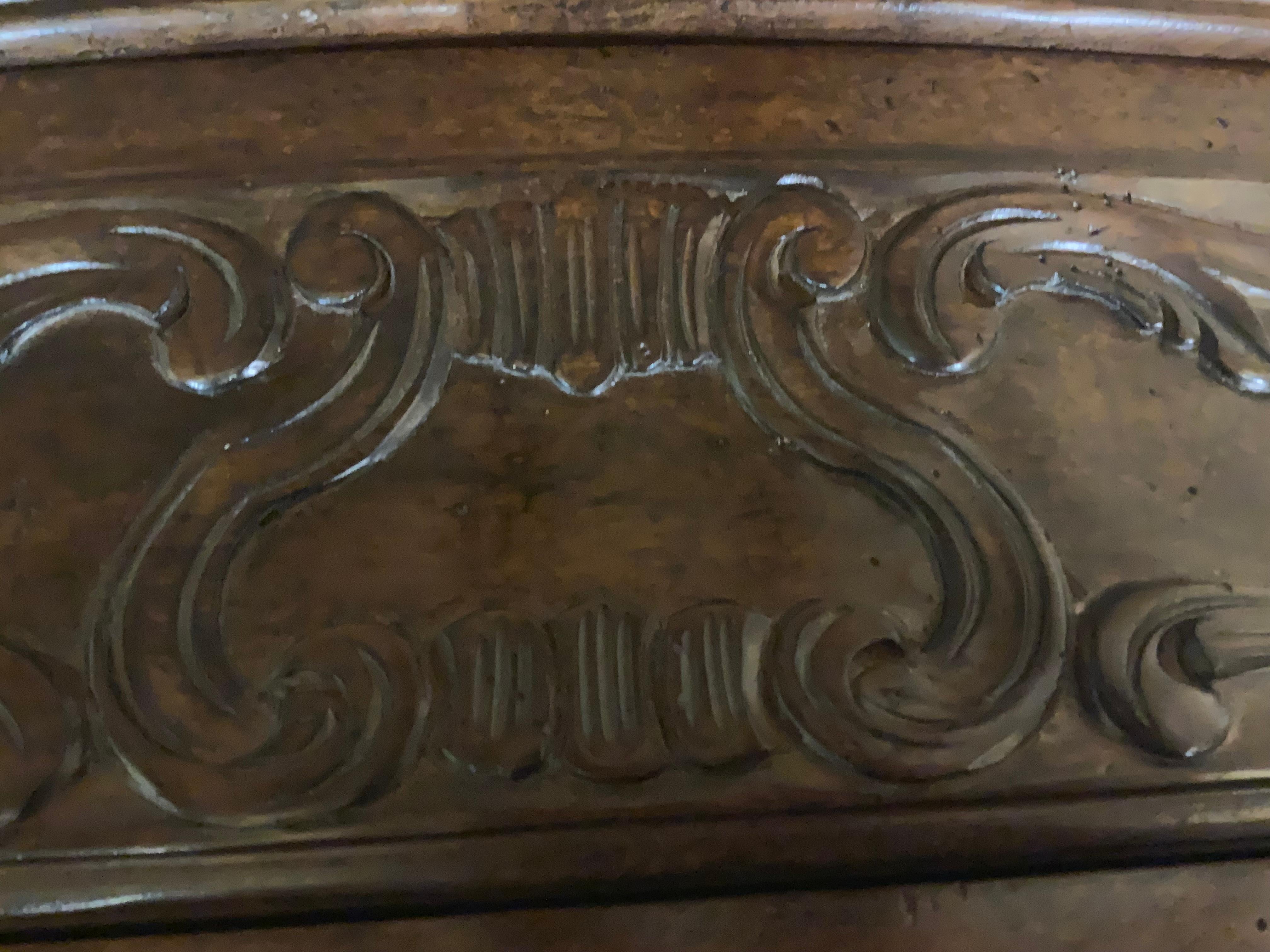 Paar französischer Provinzen im Louis XV-Stil  Kommode 