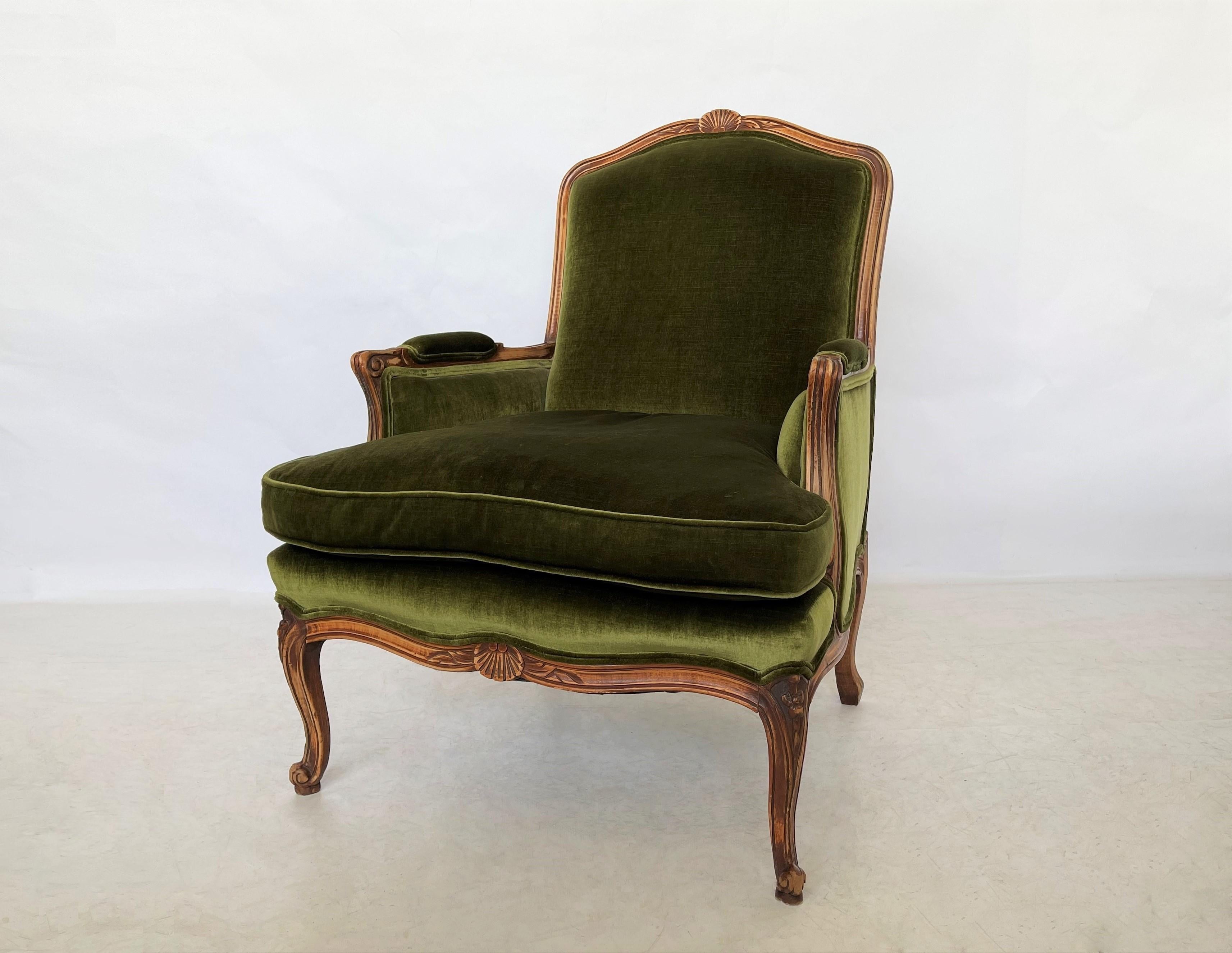 Pair of French Provincial Louis XV Style Green Velvet Bergères In Good Condition In Dallas, TX