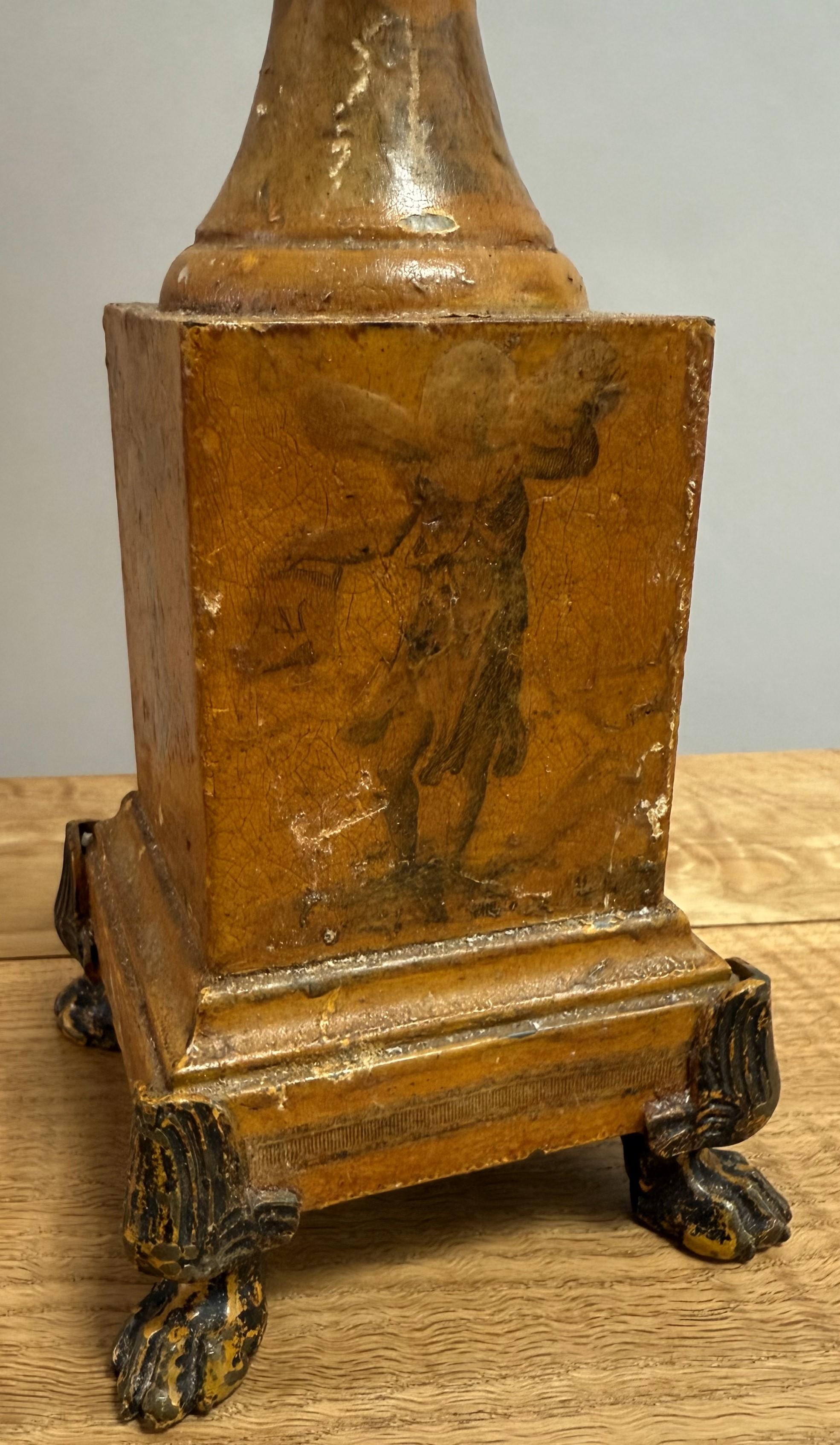 Coppia di lampade da tavolo neoclassiche della provincia francese con maniglie a cigno e piedi a zampa in vendita 4