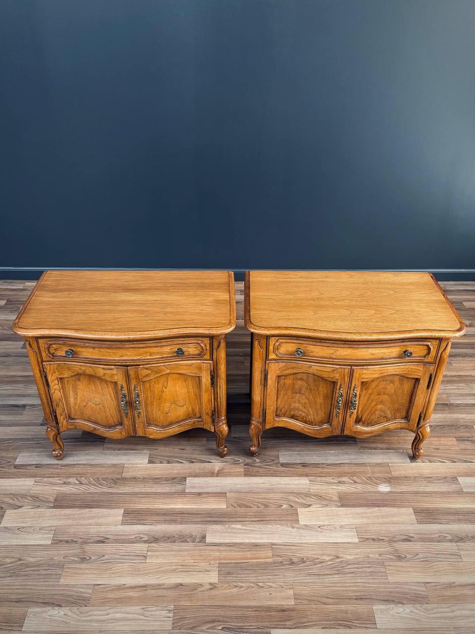 Pair of French Provincial Style Night Stands In Good Condition For Sale In Los Angeles, CA