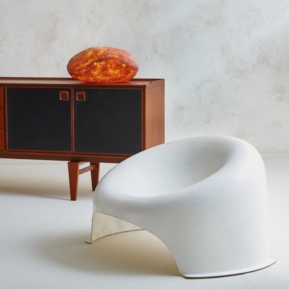 Mid-Century Modern Paire de chaises françaises R3 Boule en fibre de verre par Charles Zublena (1960-70)  en vente
