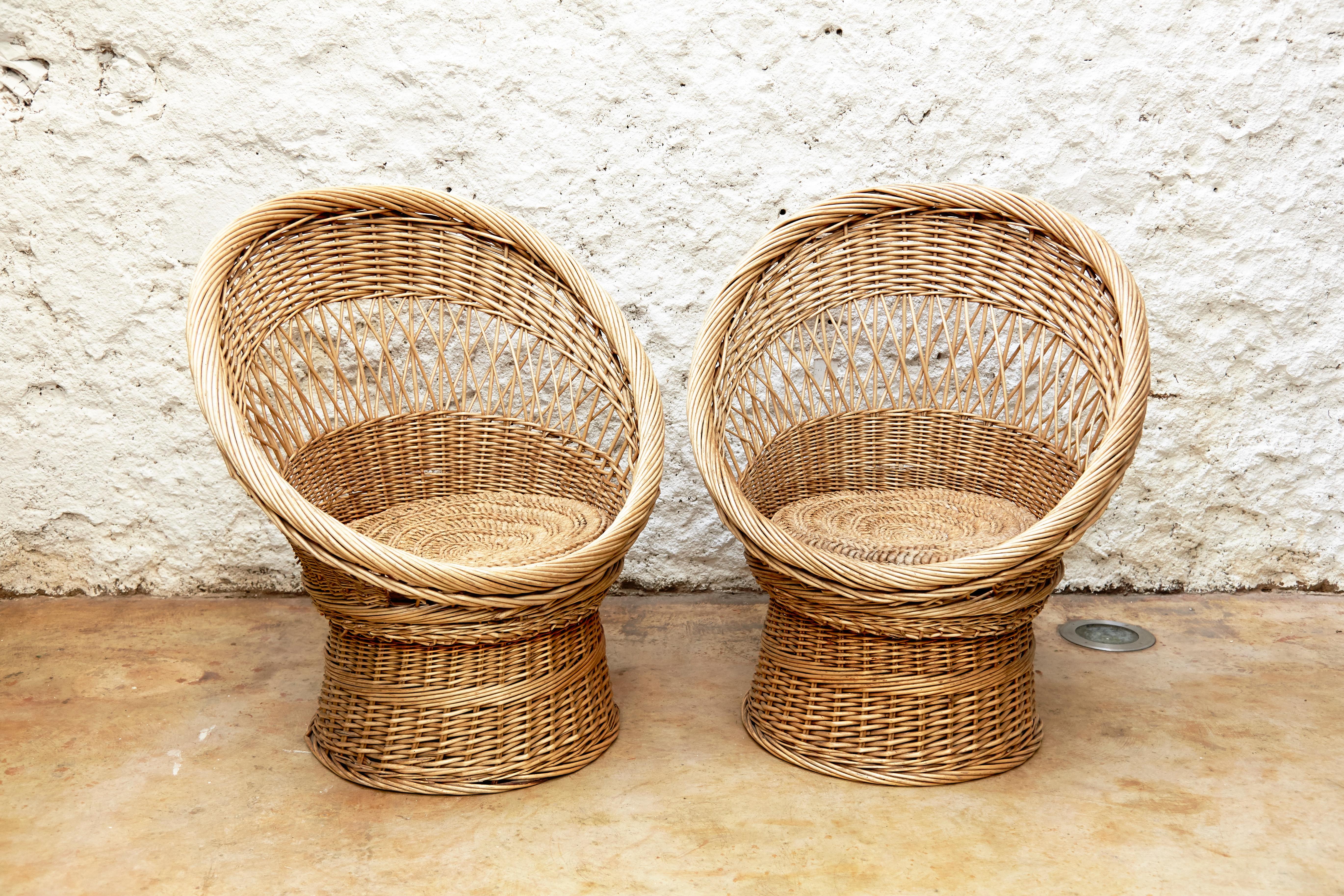 Pair of French Rattan Egg Mid-Century Modern Easychairs, circa 1960 In Good Condition In Barcelona, Barcelona