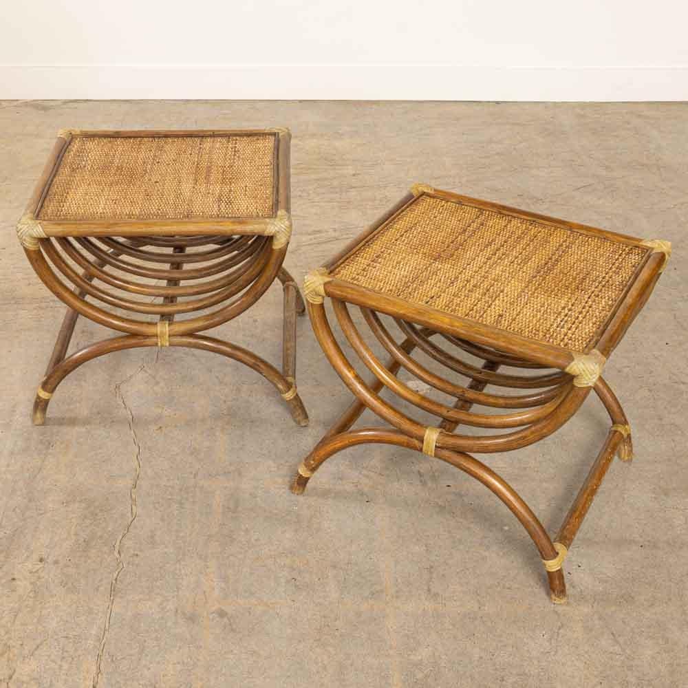 Ein Paar französische Rattan-Beistelltische im Zustand „Gut“ in Los Angeles, CA