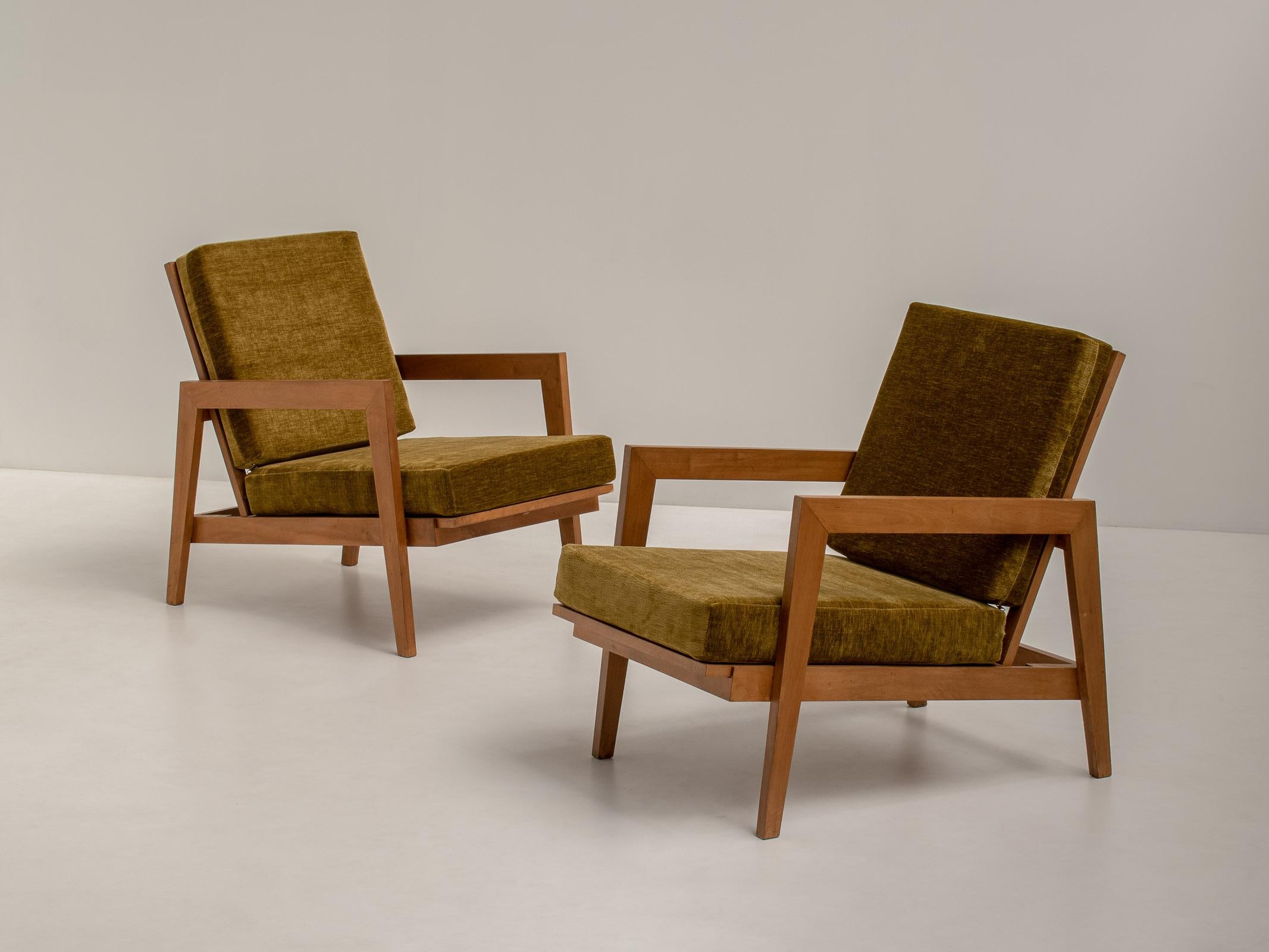 Very elegant pair of mid-century reconstruction chairs that were sourced in the south of France, post-war design.

The design is reminiscent of René Gabriel and is a typical example of the French reconstruction movement; meaning functional