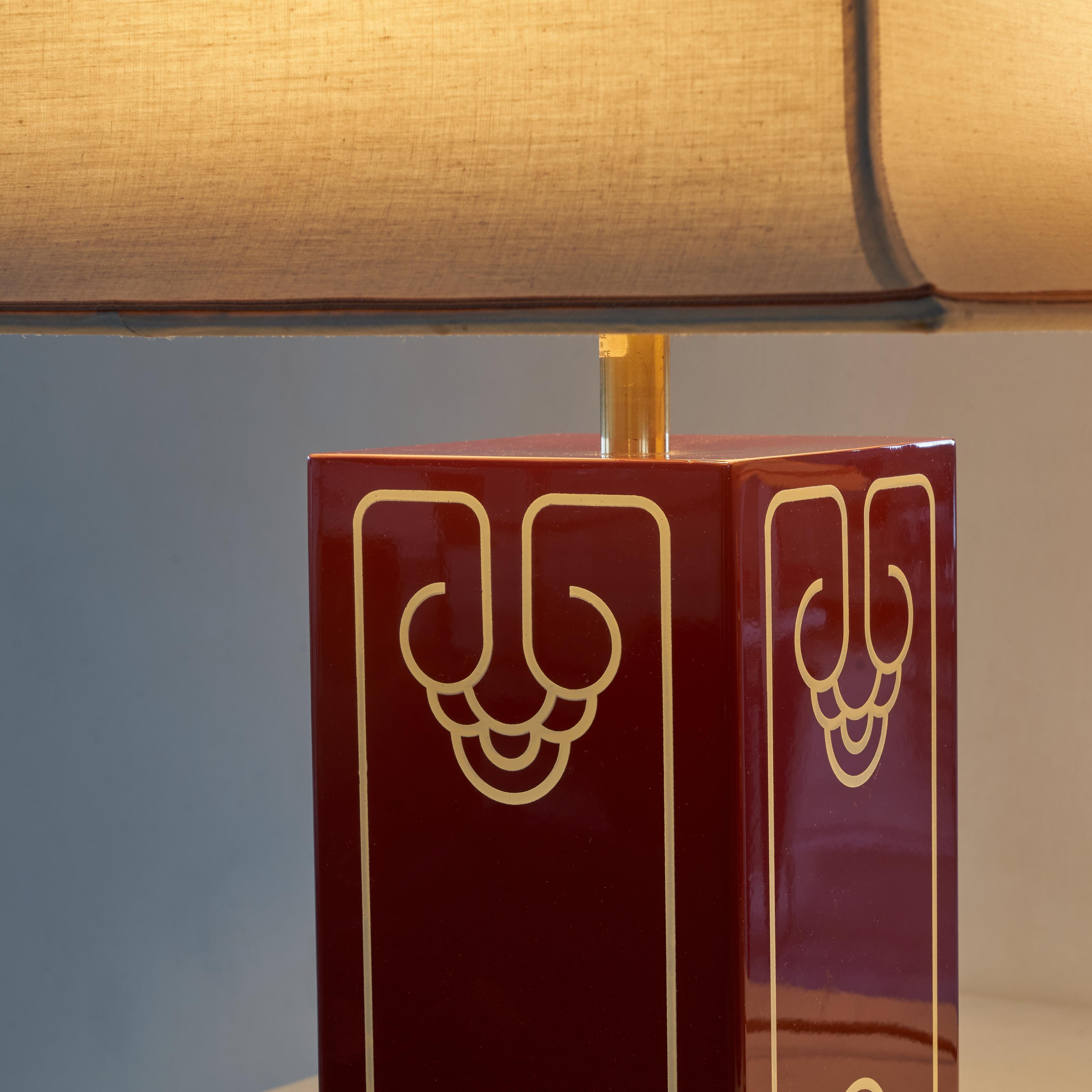 Lacquered Pair of French Red Lacquer Hollywood Regency Pagoda Table Lamps 1970s For Sale