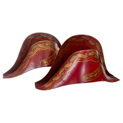 Coppia di francesi  Applique con cappelli napoleonici Red Tole