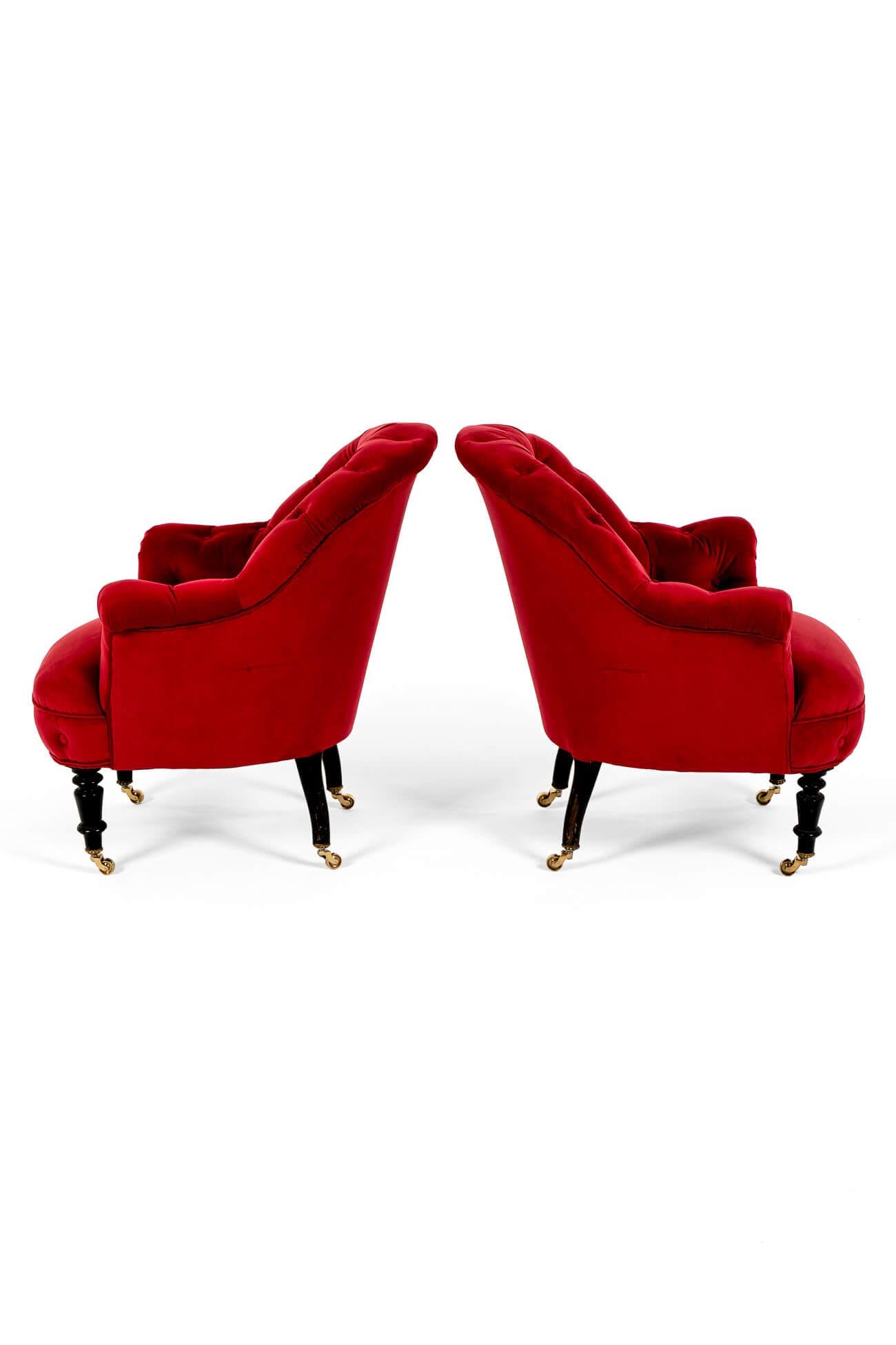 Pareja de sillones franceses de terciopelo rojo con respaldo de botones en Bueno estado para la venta en Faversham, GB