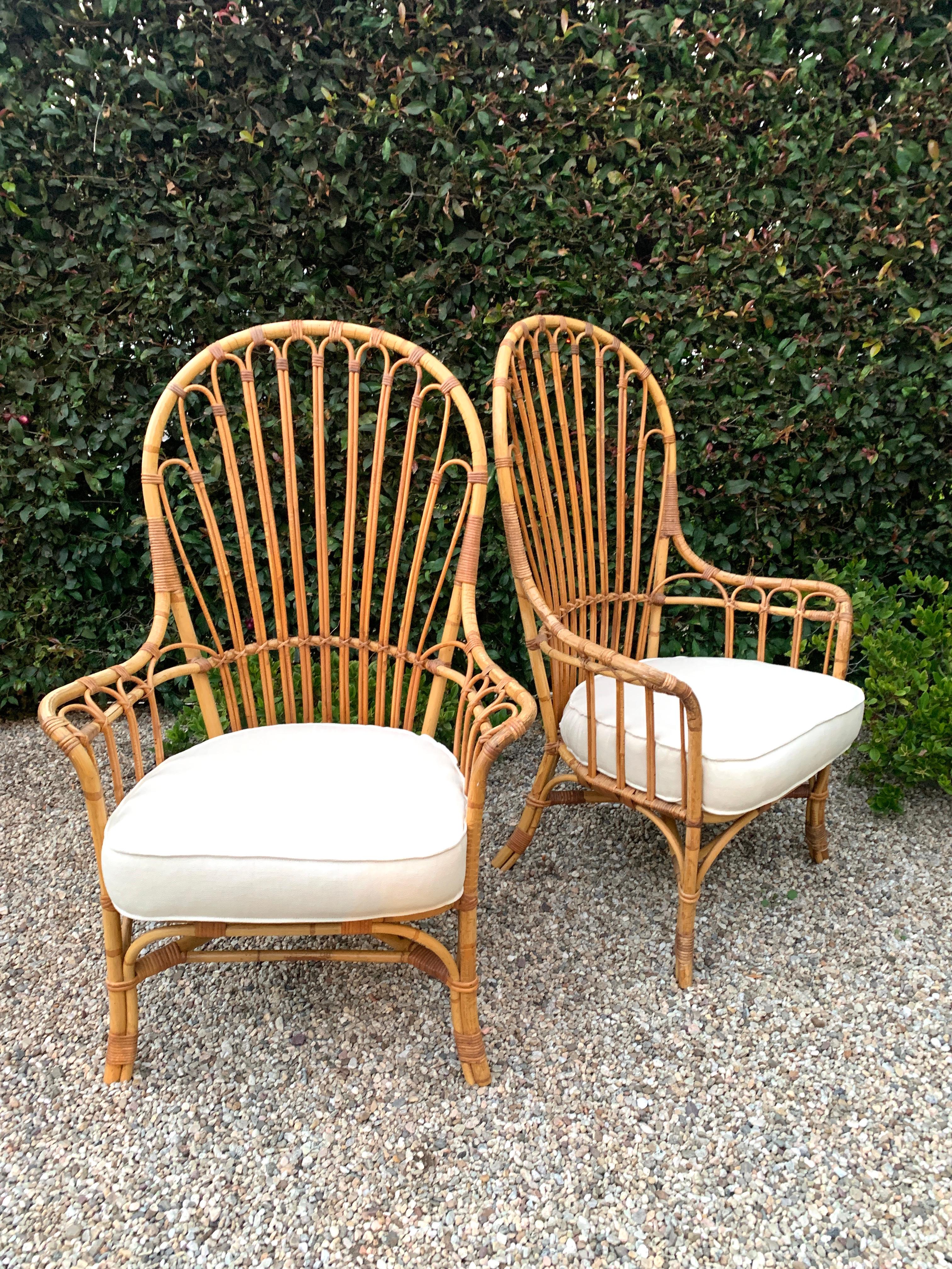 20th Century Pair of French Reed and Bamboo Rattan Wing Chairs with Linen Cushions