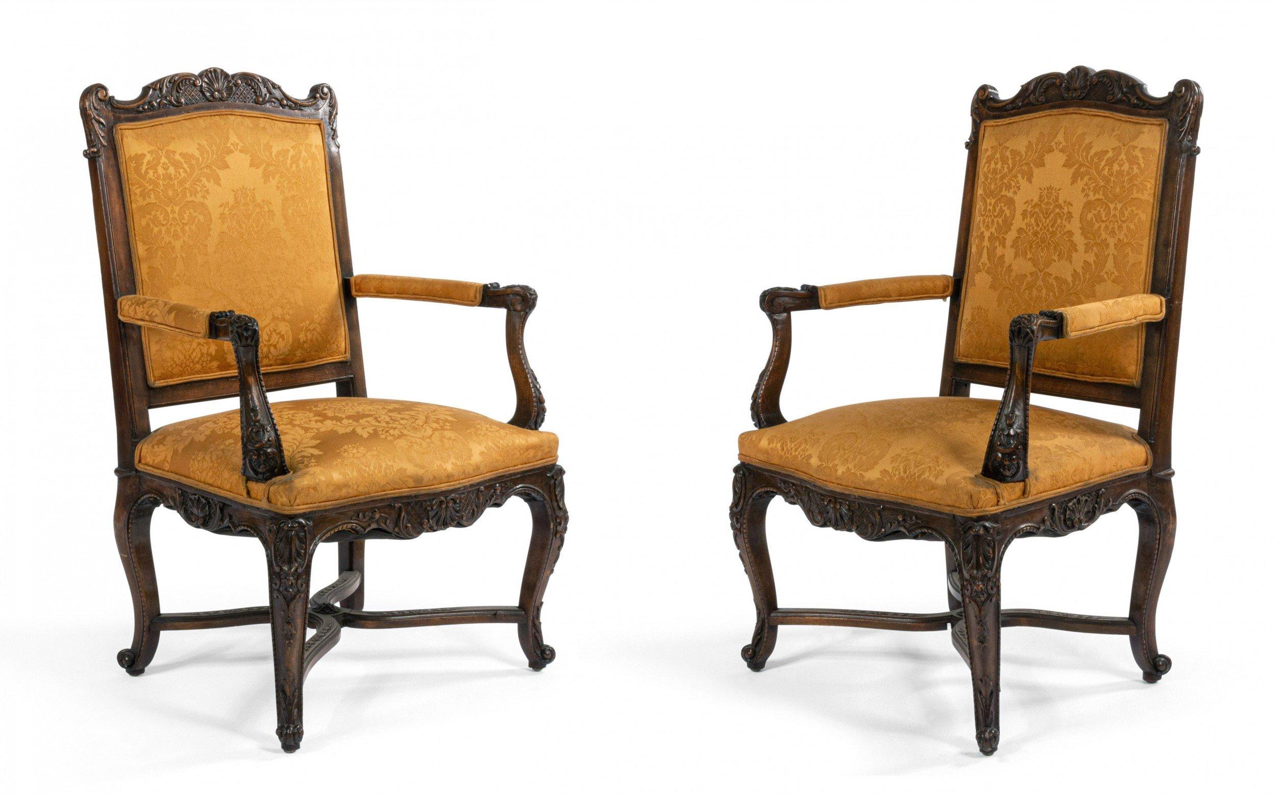 Pair of French Regence Gold Armchairs In Good Condition For Sale In New York, NY