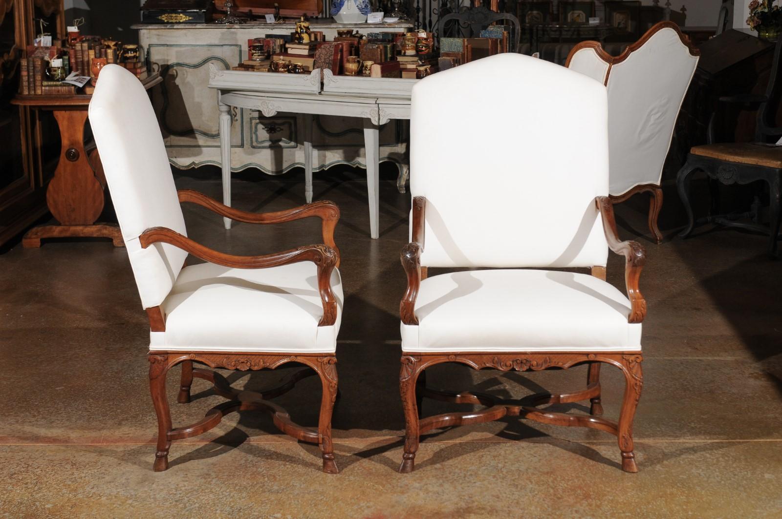 French Régence Style 1890s Upholstered Walnut Armchair with Stretcher In Good Condition In Atlanta, GA