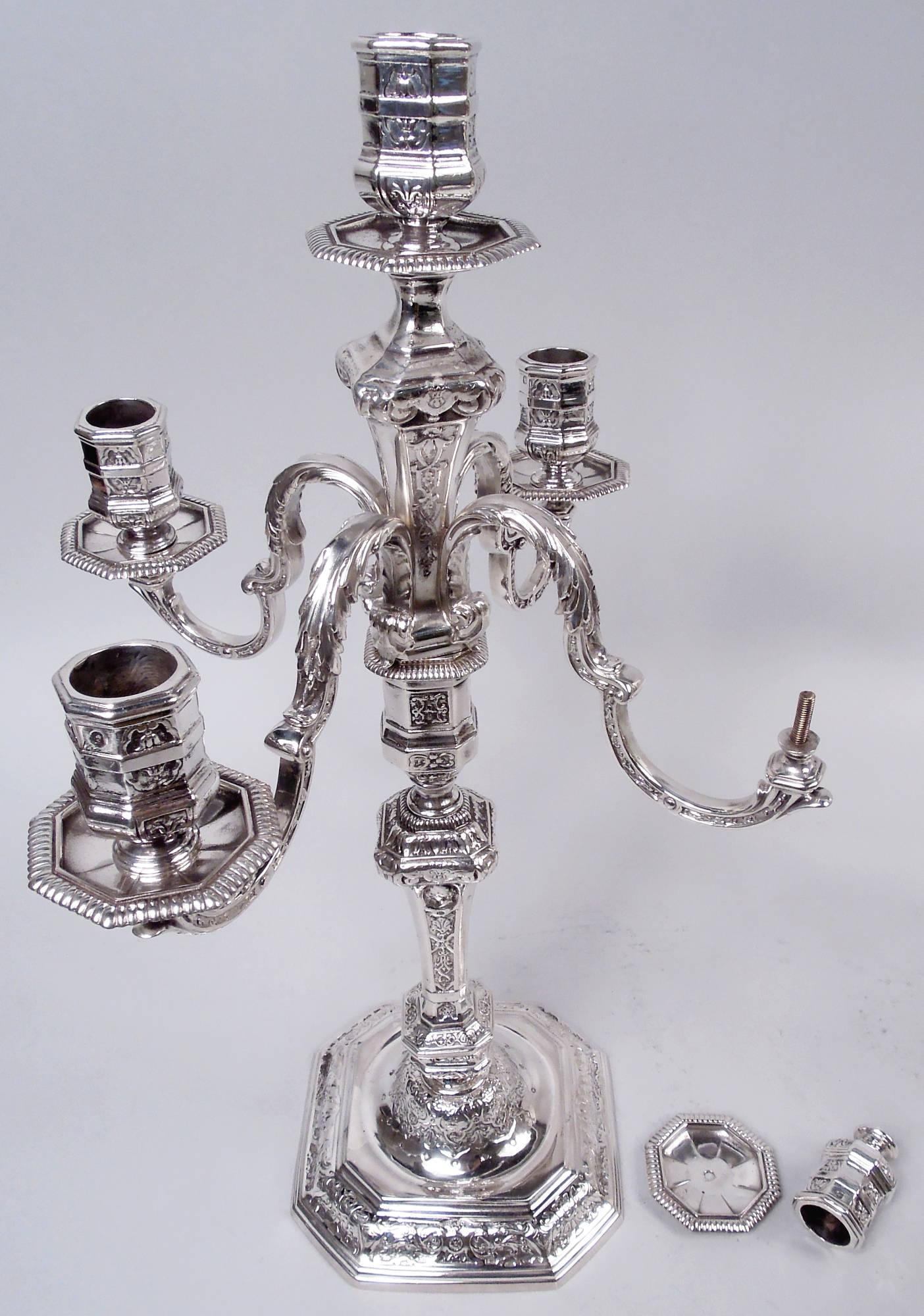 Paire de chandeliers à 5 lumières en argent de style renaissance française Bon état - En vente à New York, NY
