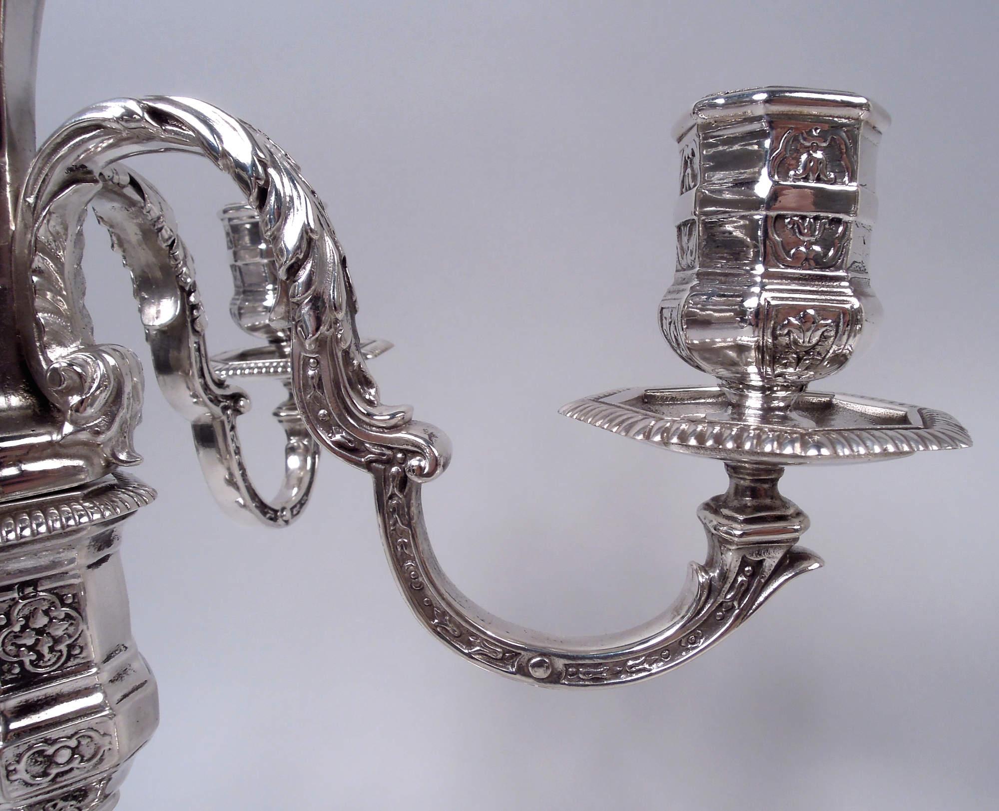 Paire de chandeliers à 5 lumières en argent de style renaissance française en vente 1