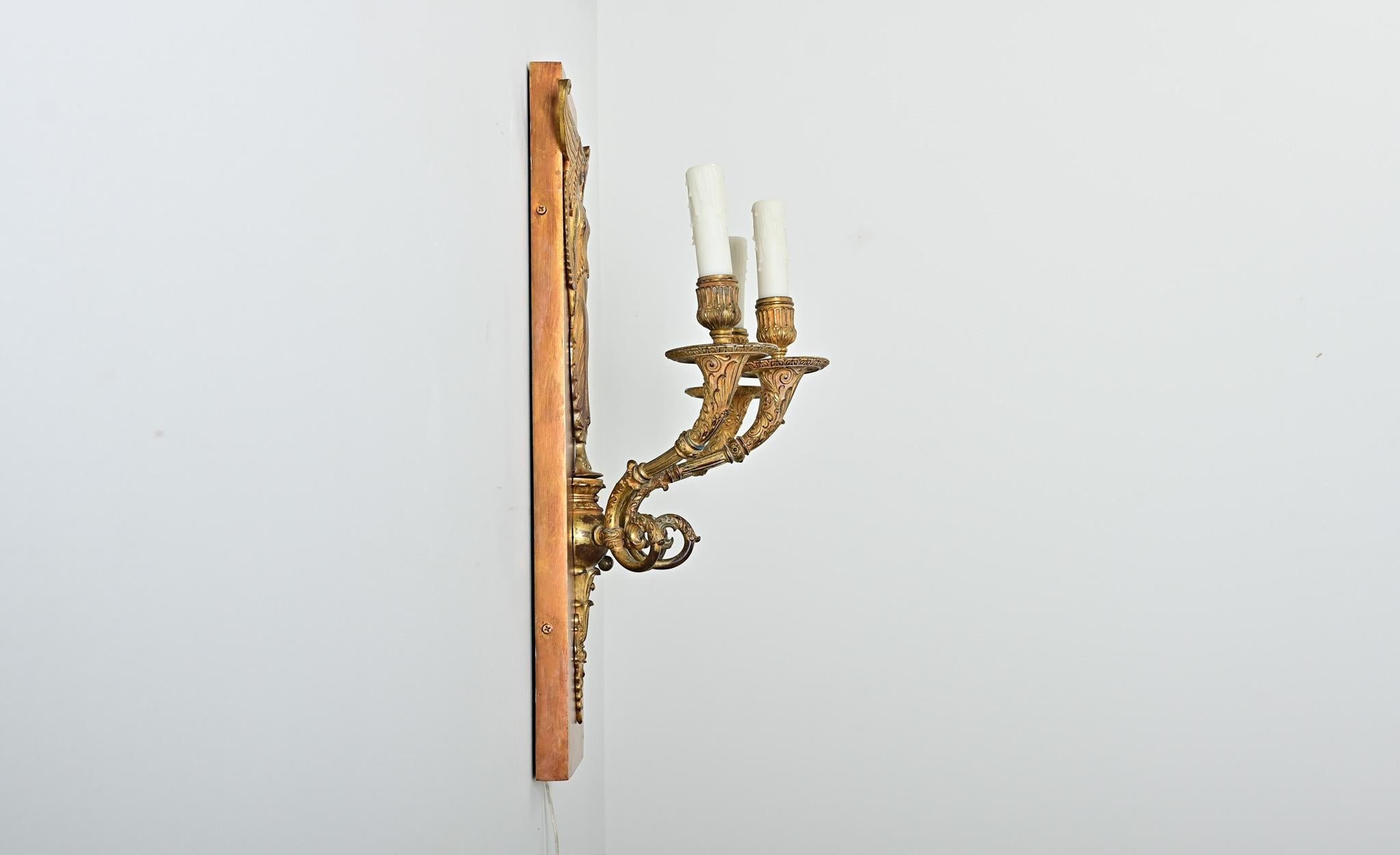 Pair of French Restauration Gilt Bronze Sconces For Sale 3