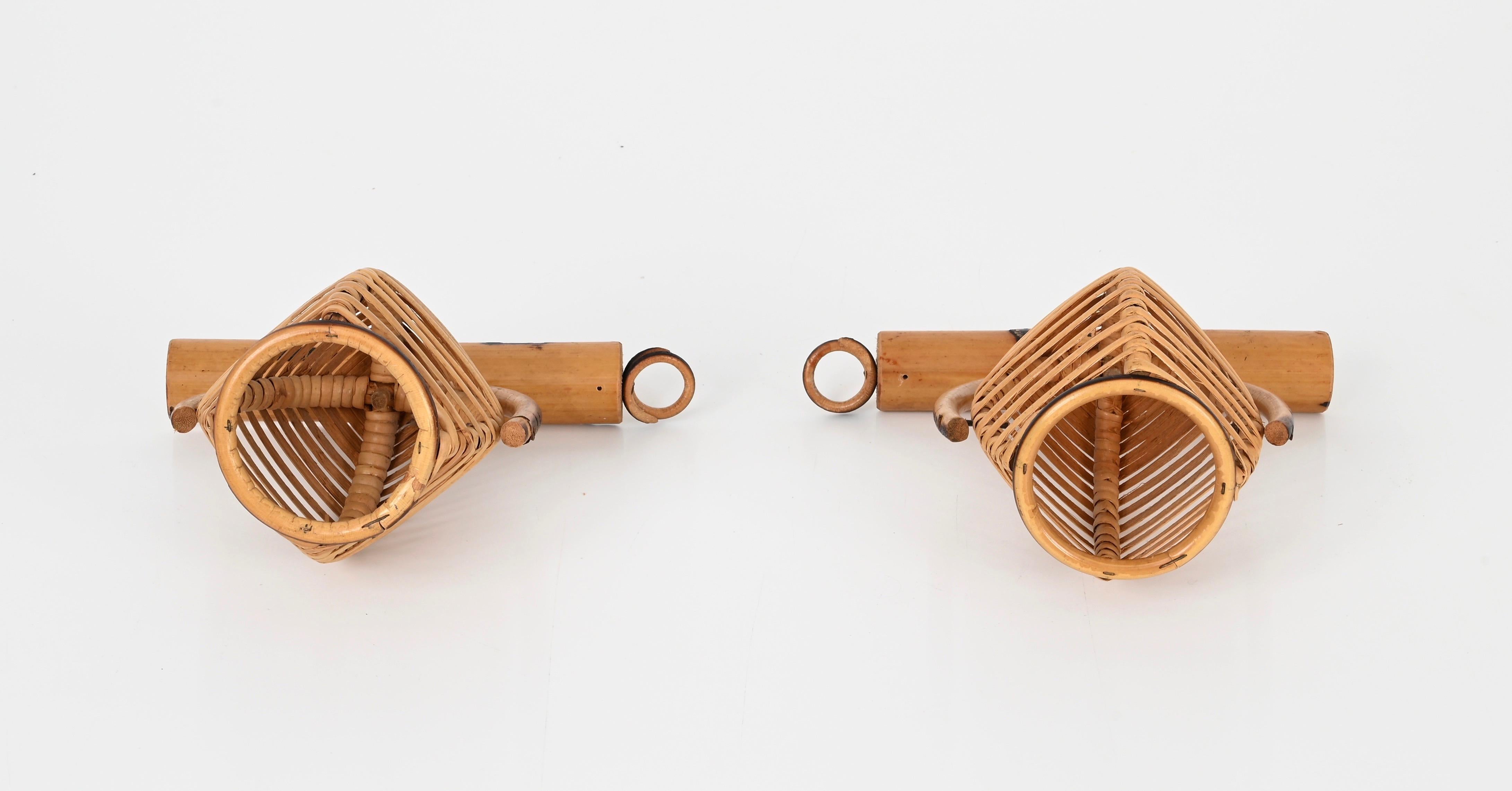 Coppia di applique regolabili della Costa Azzurra in rattan, Louis Sognot, anni '60 in vendita 6
