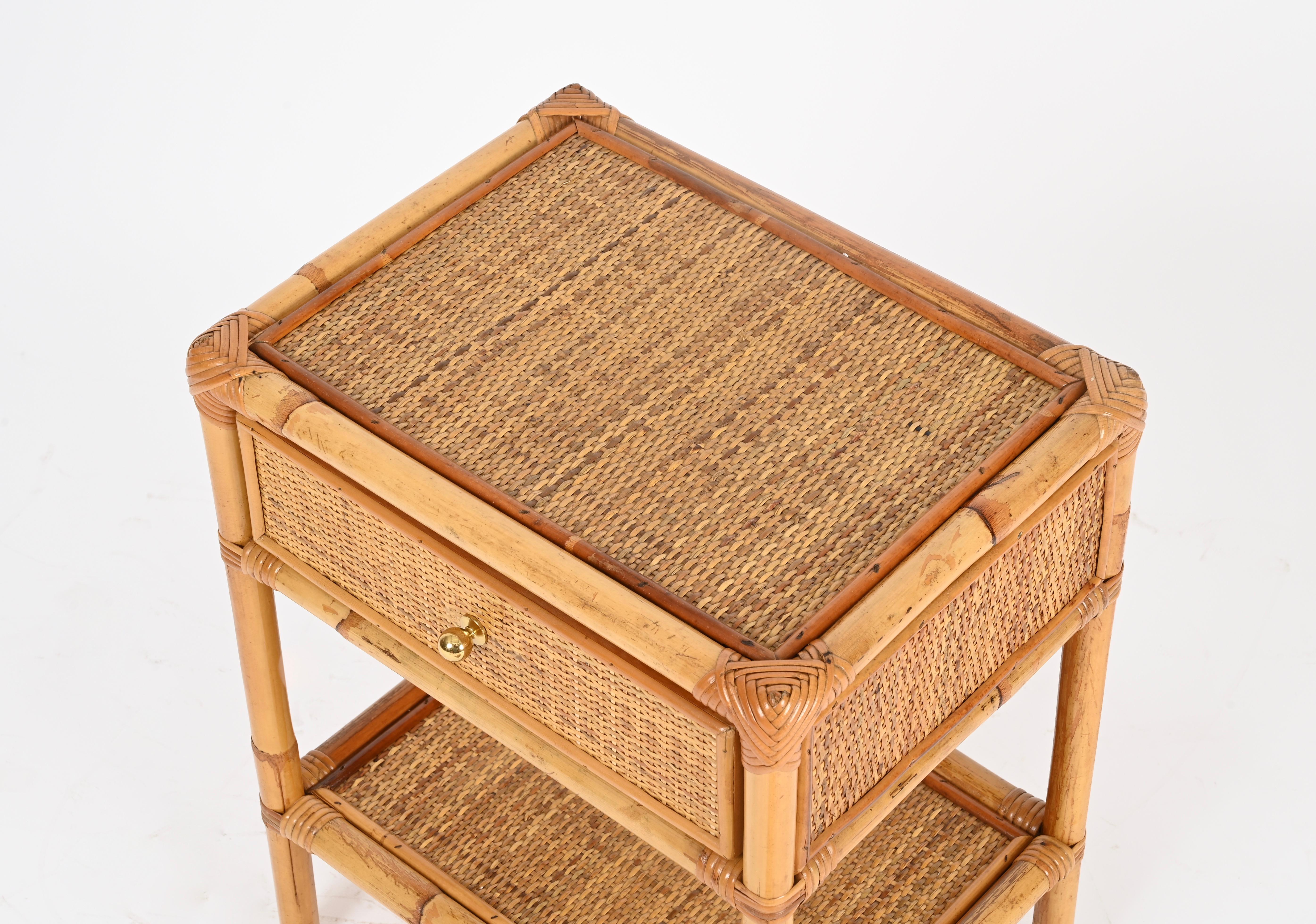 Paire de tables de nuit Côte d'Azur en bambou, rotin et laiton, Italie, années 1970 en vente 6