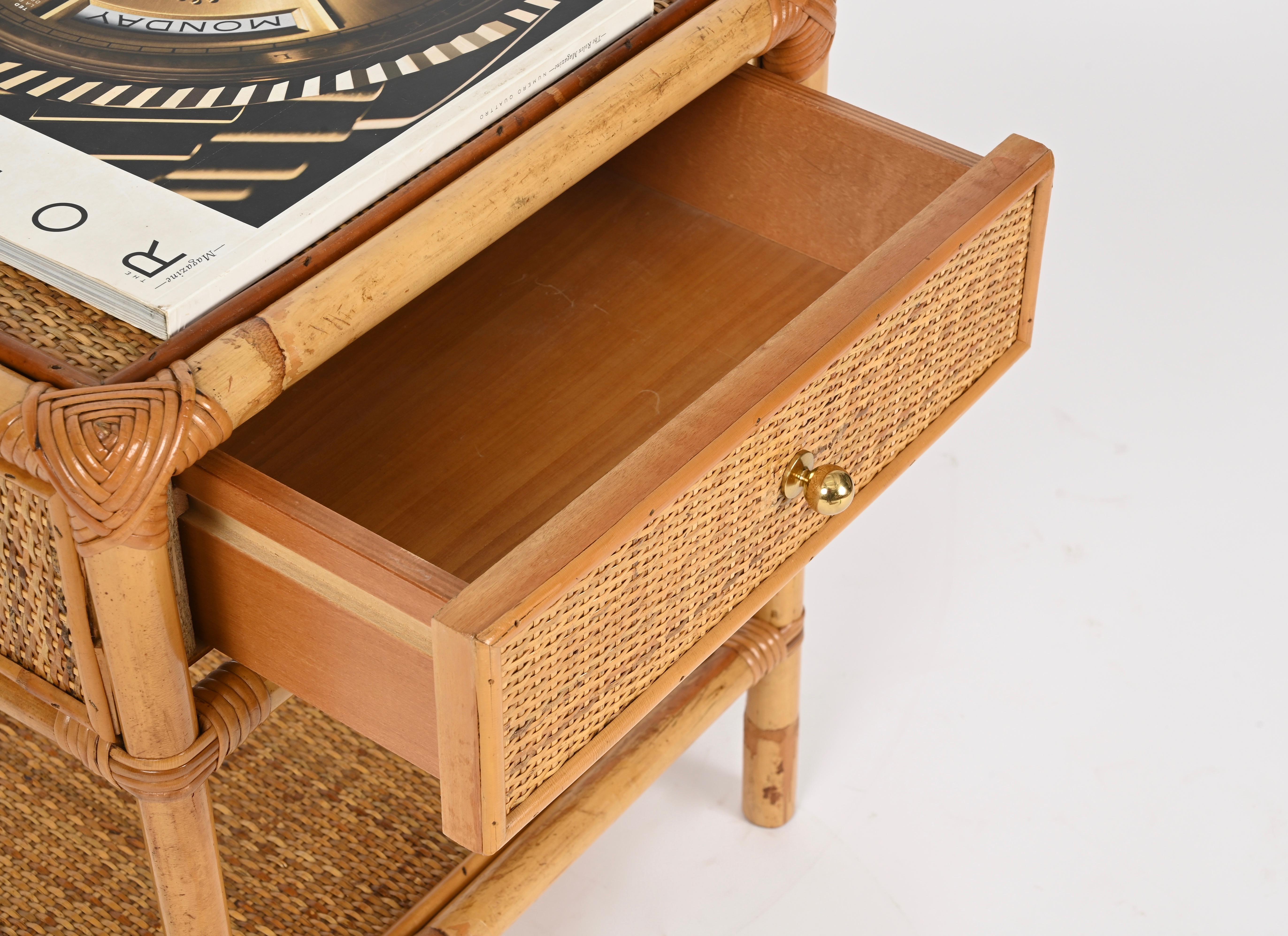 Paire de tables de nuit Côte d'Azur en bambou, rotin et laiton, Italie, années 1970 Bon état - En vente à Roma, IT