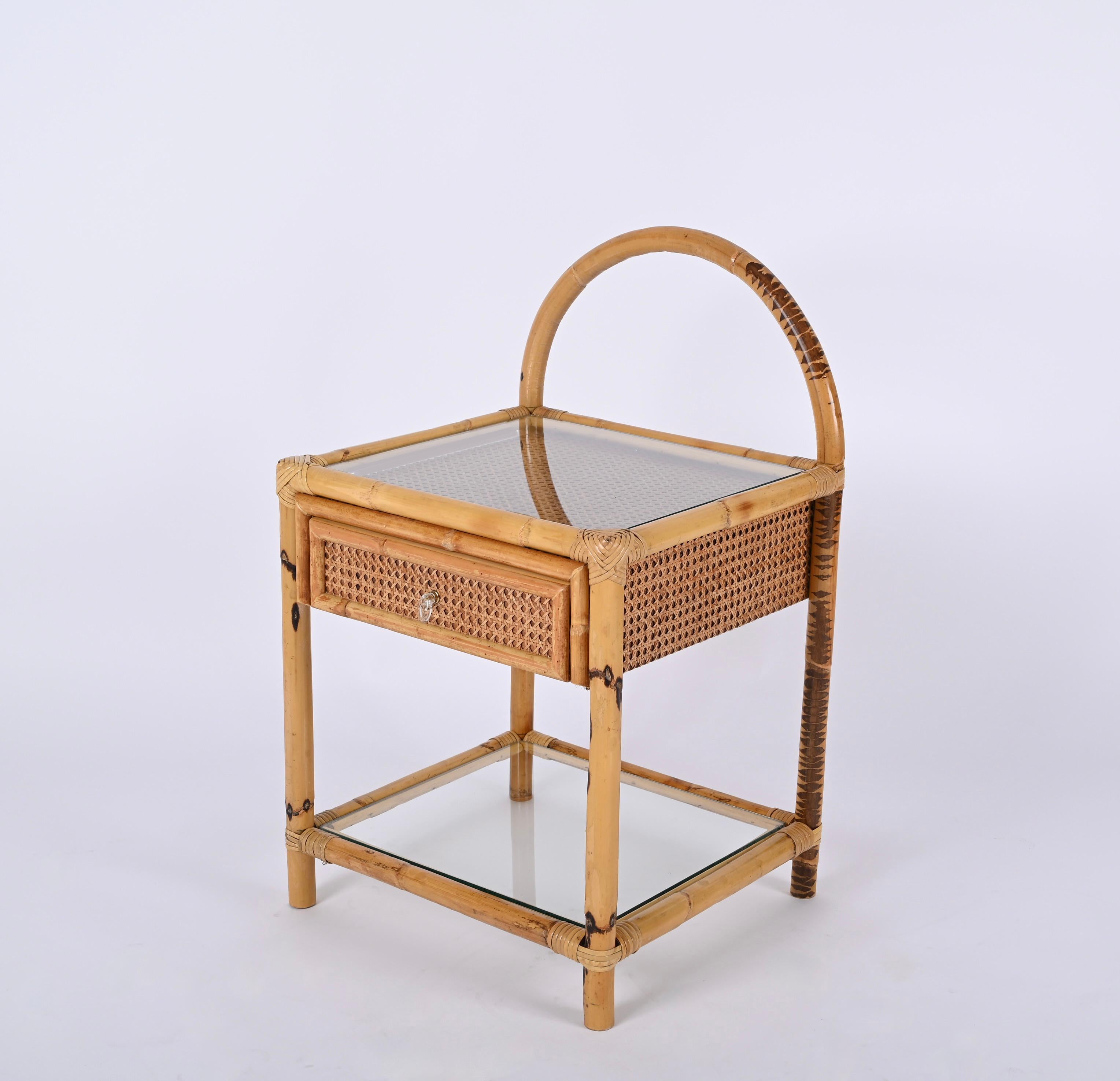 Brass Pair of French Riviera Nightstands in Bamboo, Rattan and Straw, Italy 1970s For Sale
