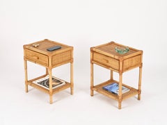 Coppia di comodini della Costa Azzurra in bambù, rattan e vimini, Italia, anni '70