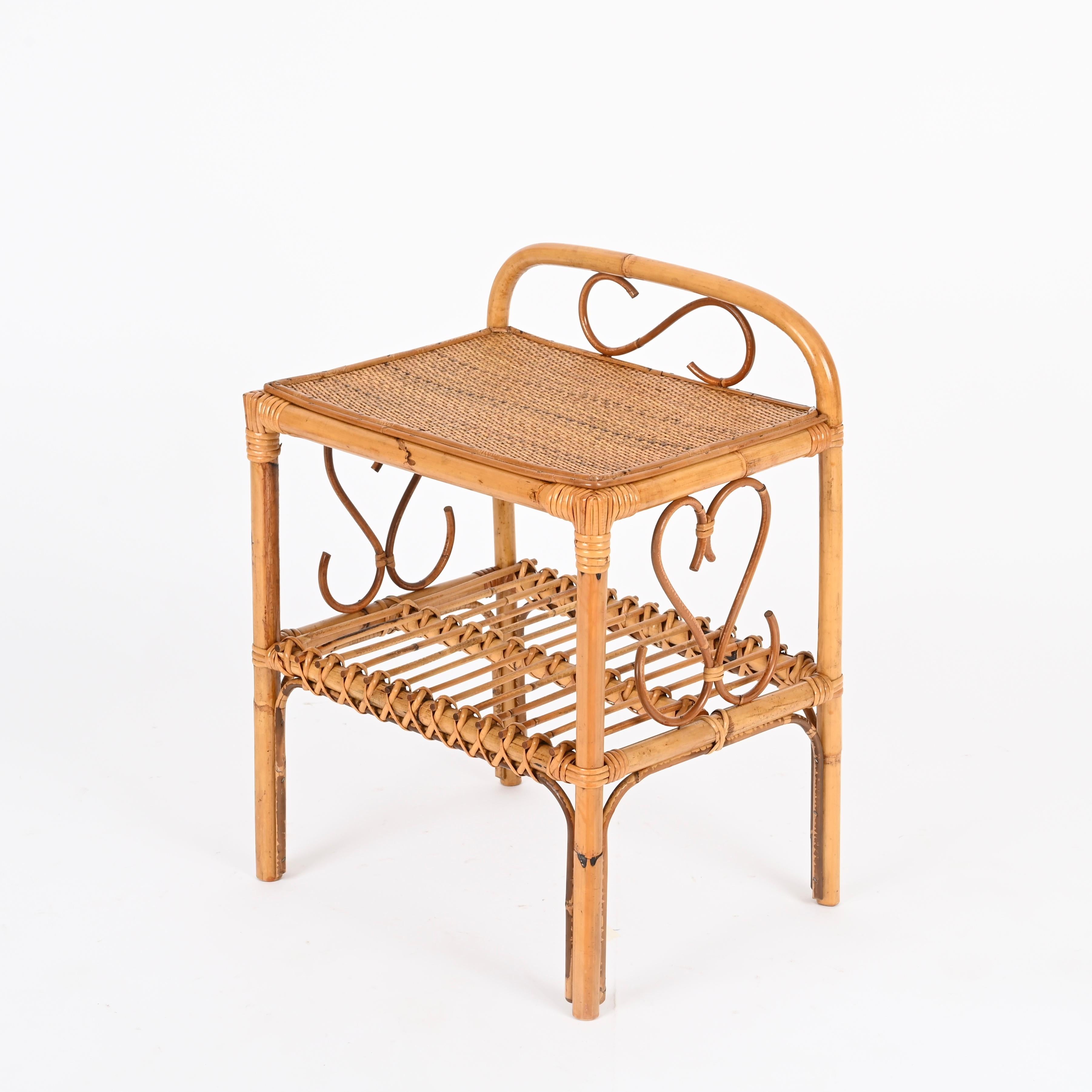 Paire de tables de nuit de la Côte d'Azur en bambou, rotin et osier, Italie, années 1960 Bon état - En vente à Roma, IT