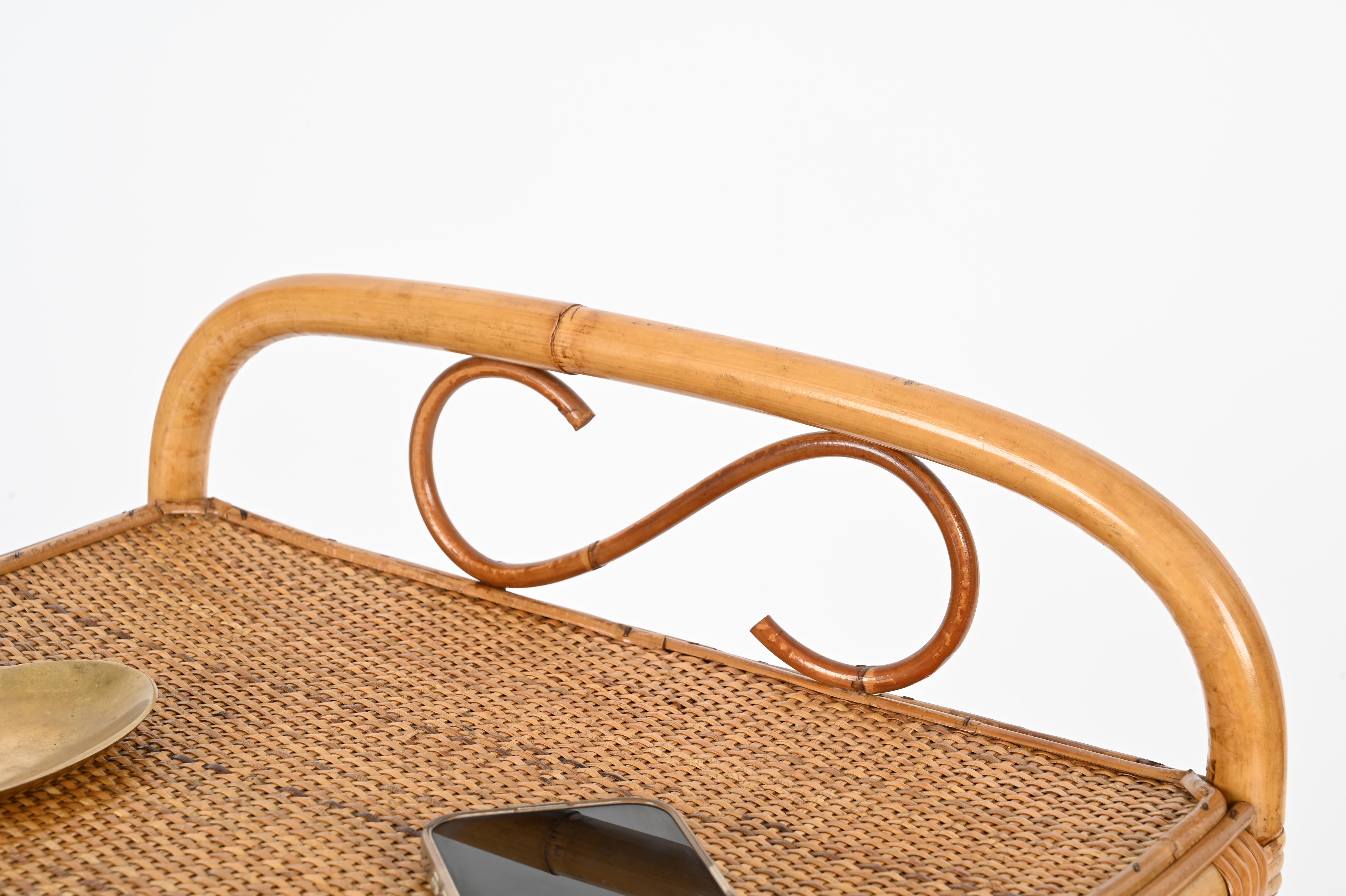 Bambou Paire de tables de nuit de la Côte d'Azur en bambou, rotin et osier, Italie, années 1960 en vente
