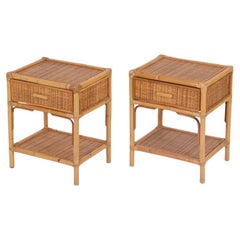 Coppia di comodini della Costa Azzurra in rattan, bambù e vimini, Italia anni '70