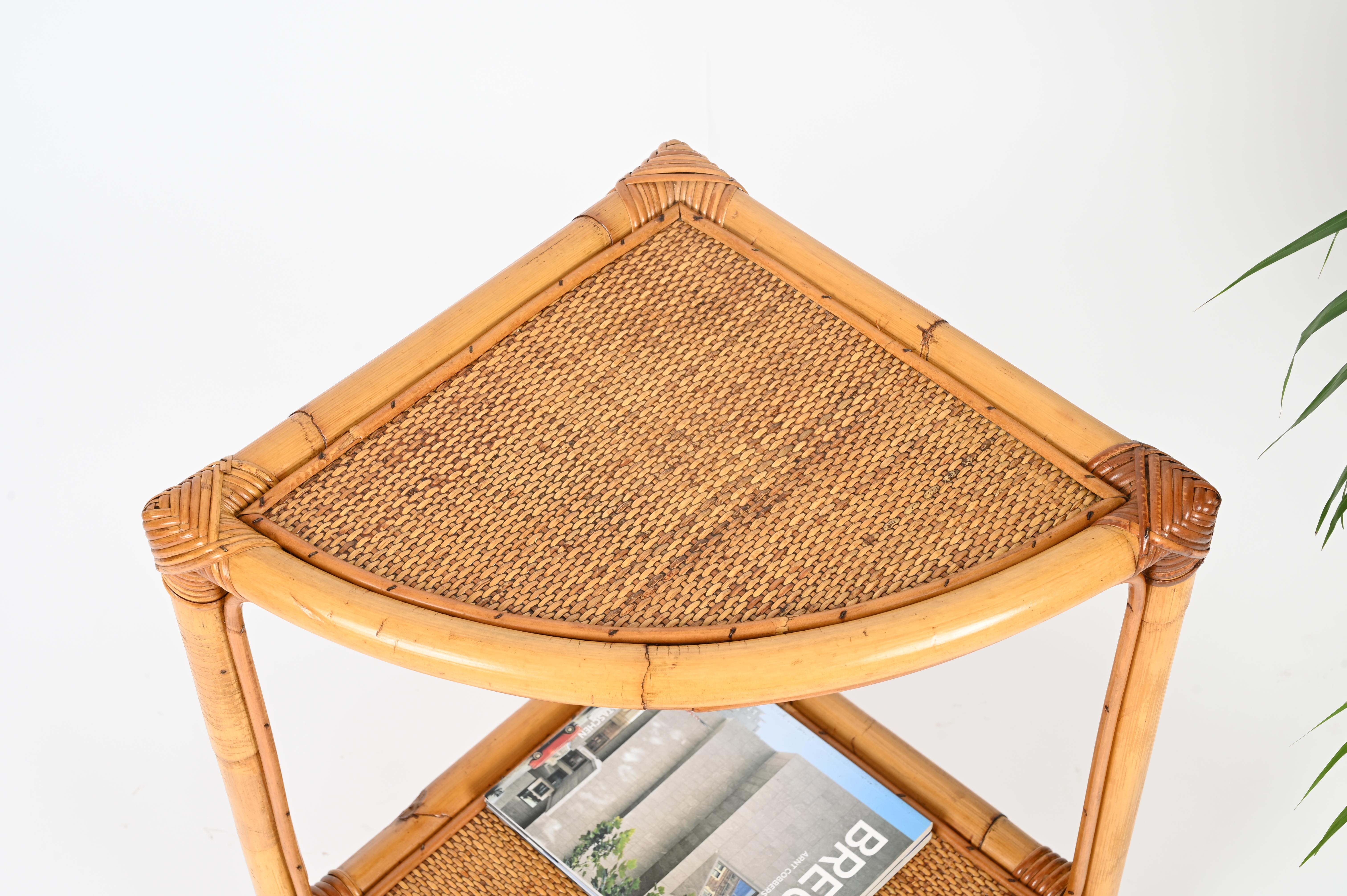 Pair of French Riviera Nightstands or Side Tables in Bamboo, Rattan, Italy 1970s en vente 2