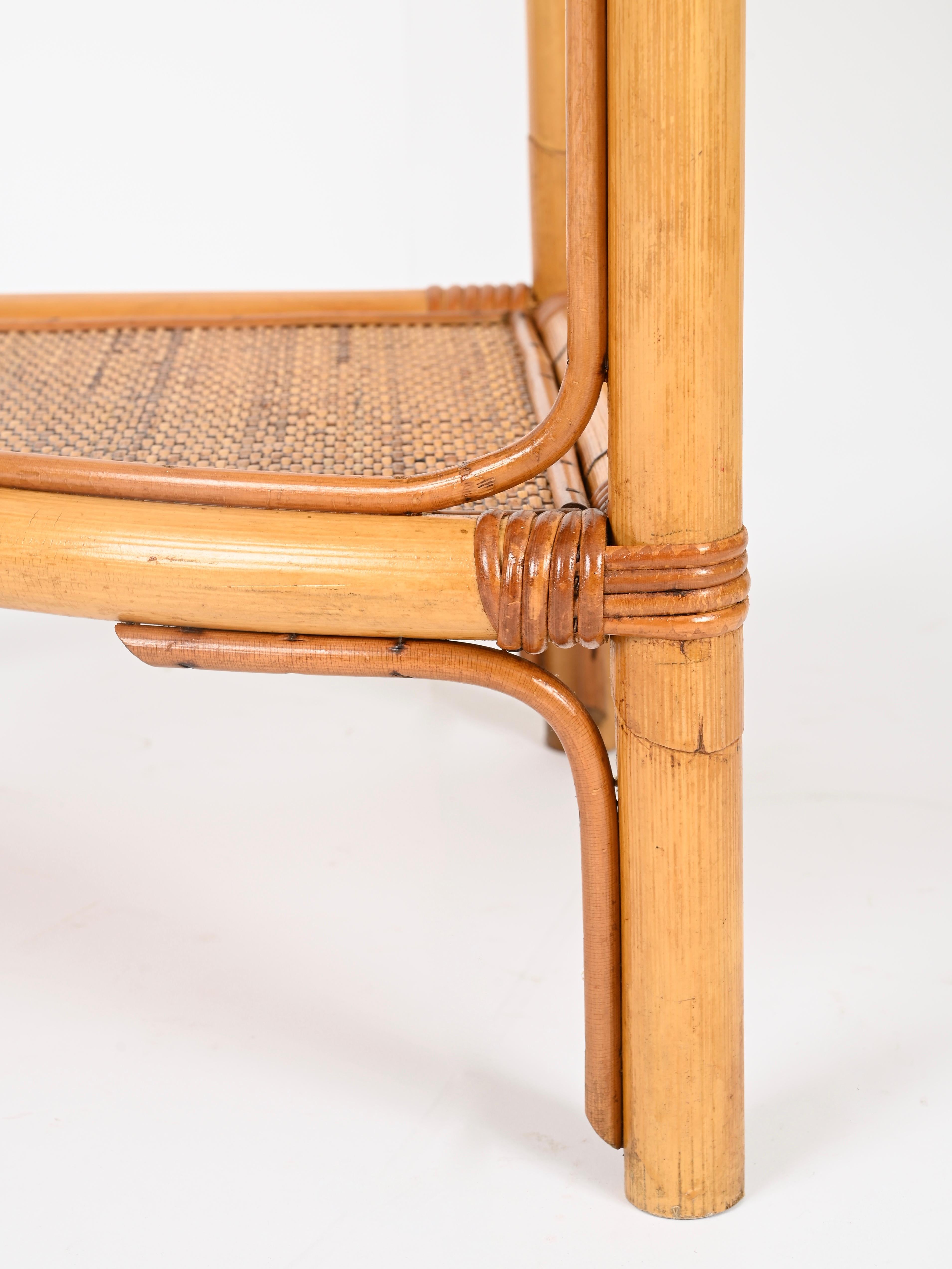 Pair of French Riviera Nightstands or Side Tables in Bamboo, Rattan, Italy 1970s en vente 4