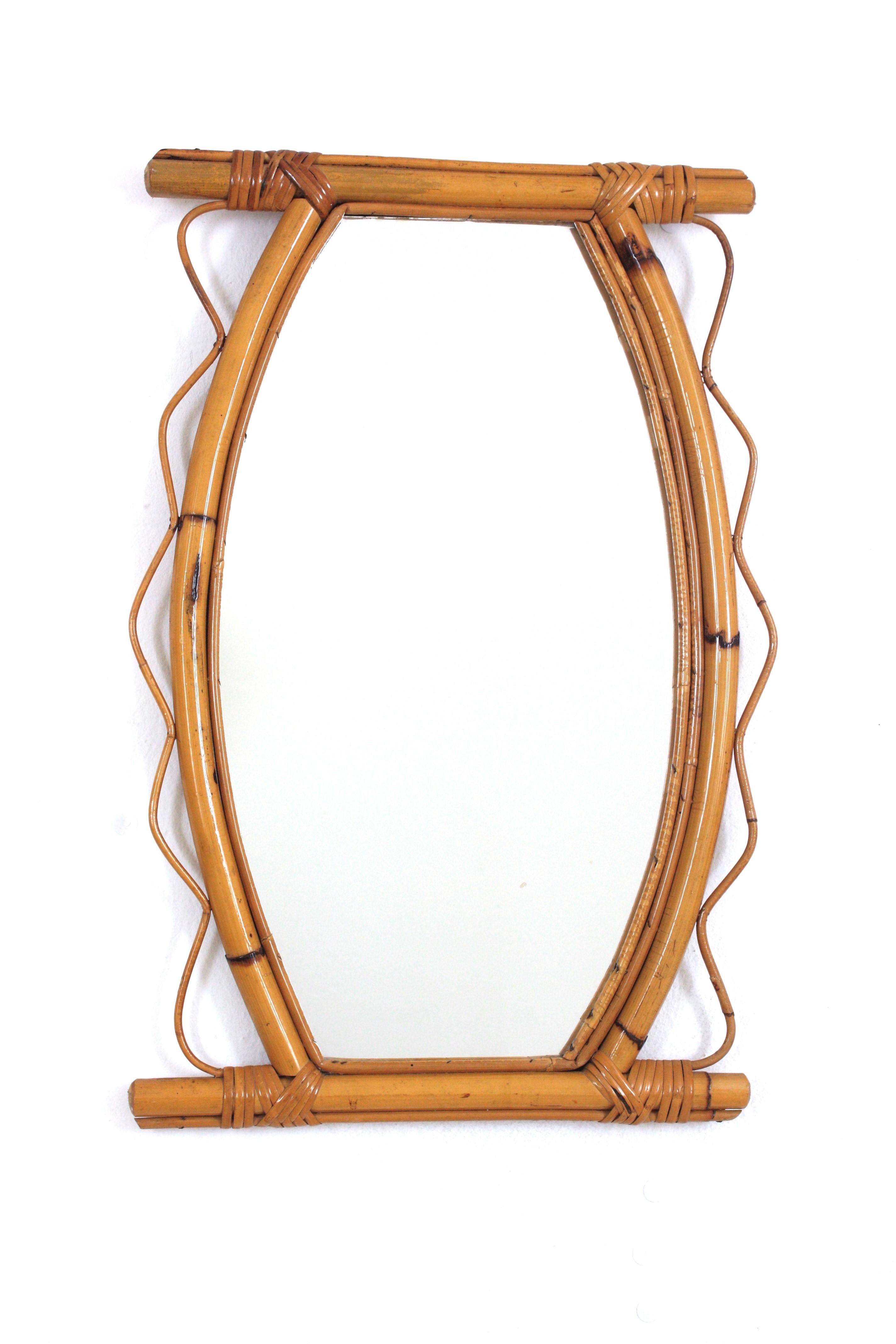 Pair of French Riviera Rattan Mirrors with Jagged Frame, 1950s In Good Condition For Sale In Barcelona, ES