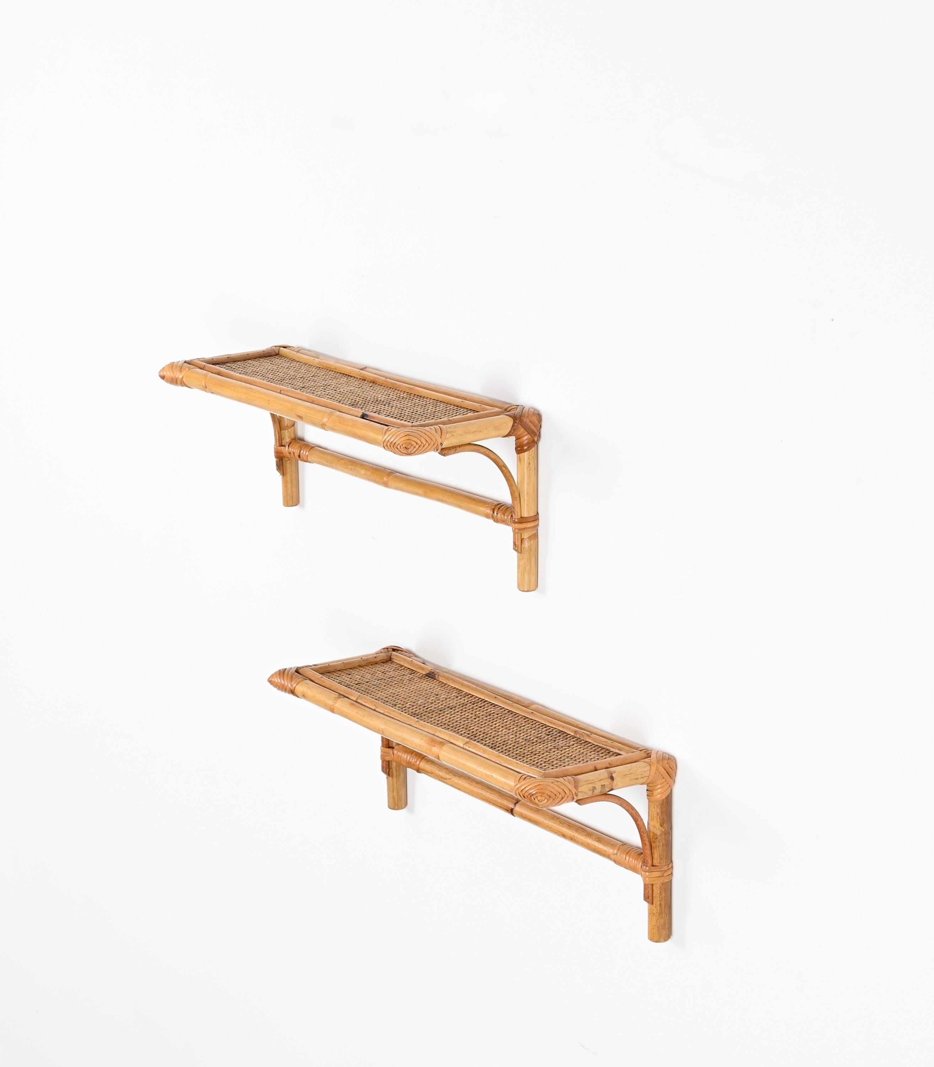 Mid-Century Modern Pair of French Riviera Shelves in Rattan and Wicker, Italy 1970s For Sale