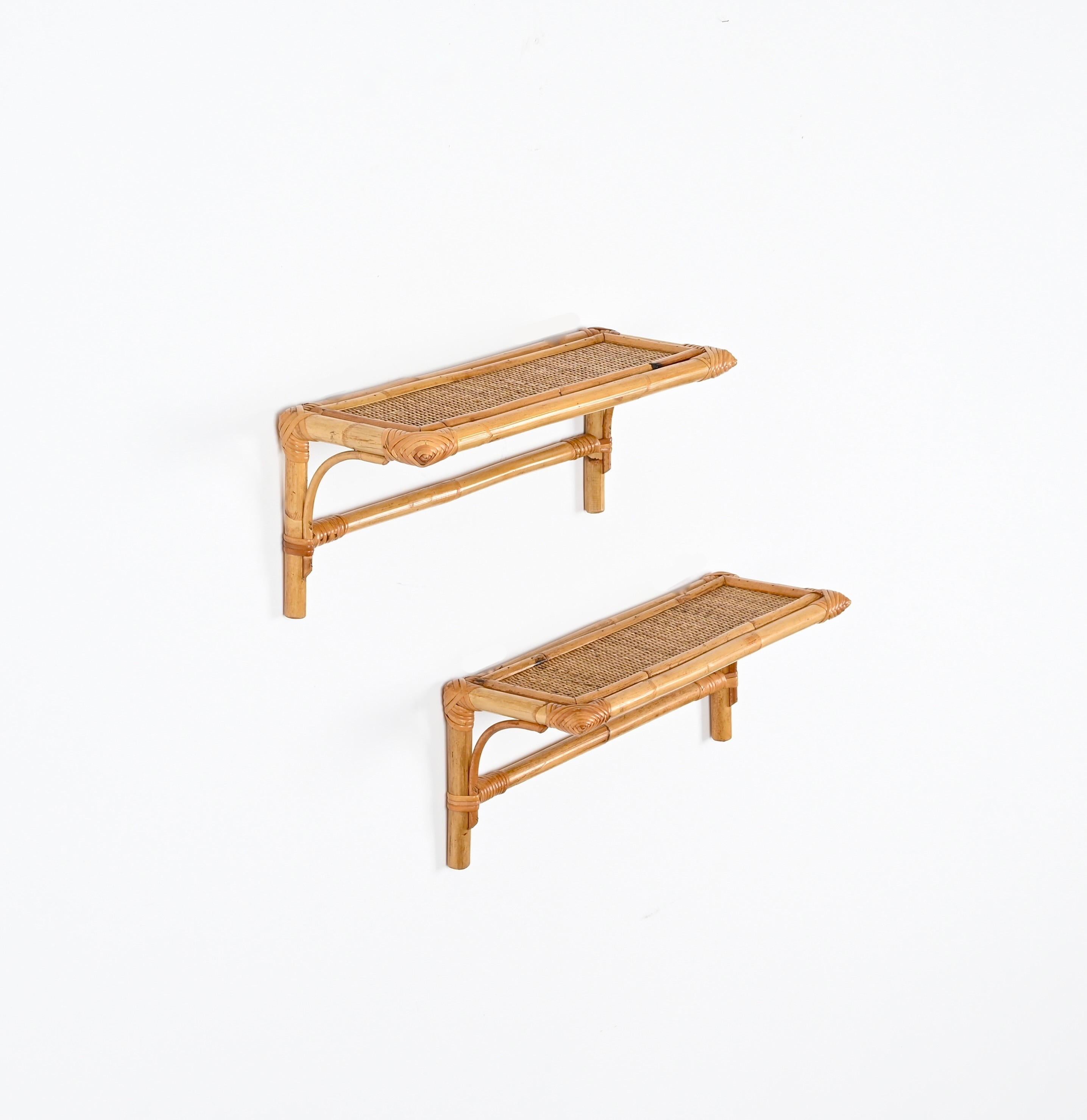 Italian Pair of French Riviera Shelves in Rattan and Wicker, Italy 1970s For Sale